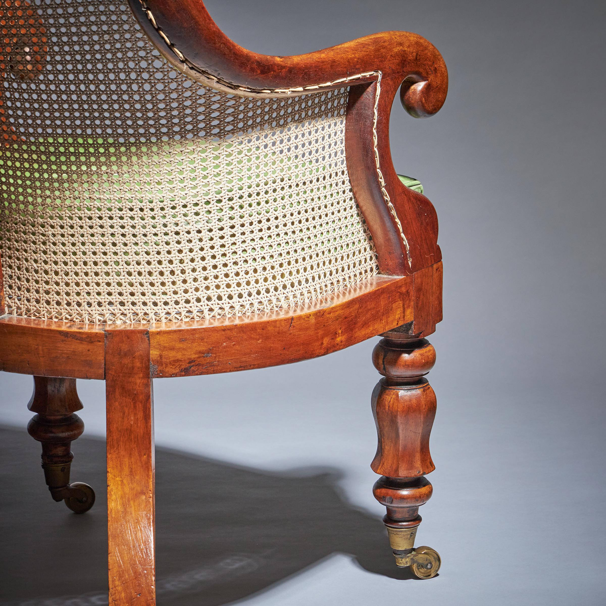 19th Century William IV Mahogany Bergère Armchair with Leather Cushion In Good Condition For Sale In Oxfordshire, United Kingdom