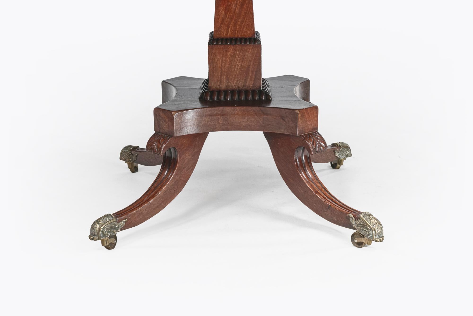 English 19th Century William IV Mahogany Circular Tip-up Centre Table For Sale