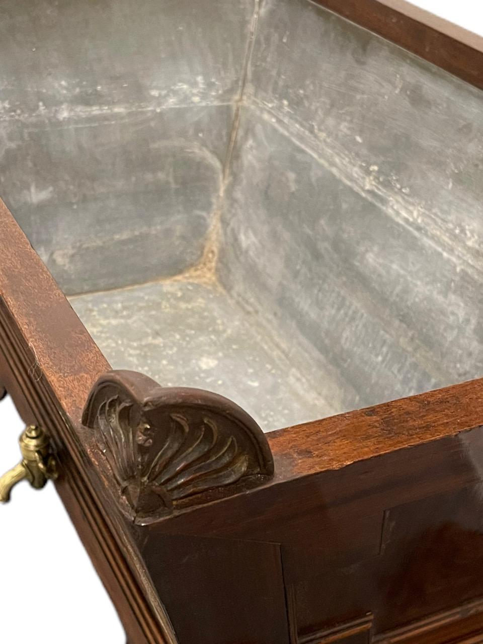 19th Century William IV Mahogany Jardiniere/Cellarette of Sarcophagus Form For Sale 4