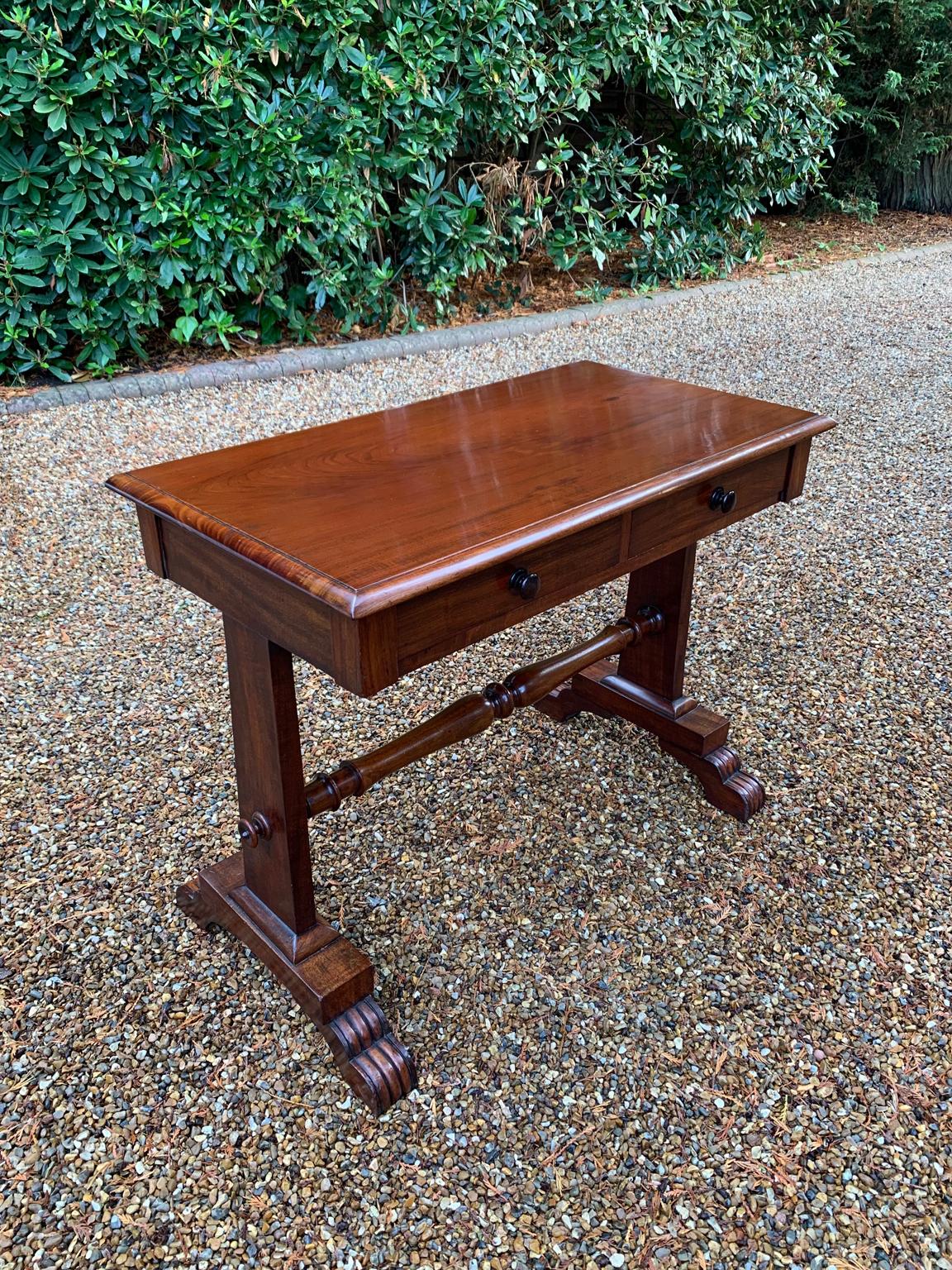 English 19th Century William IV Mahogany Library Table For Sale
