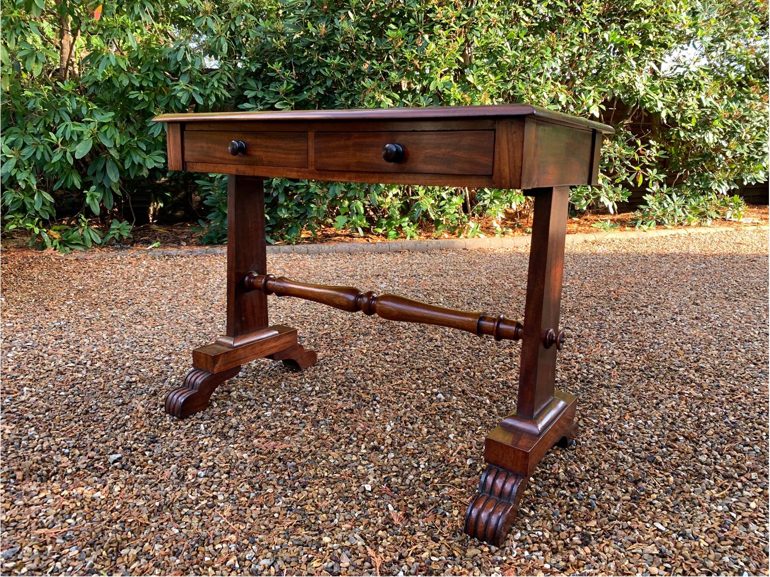 19th Century William IV Mahogany Library Table In Good Condition For Sale In Richmond, Surrey