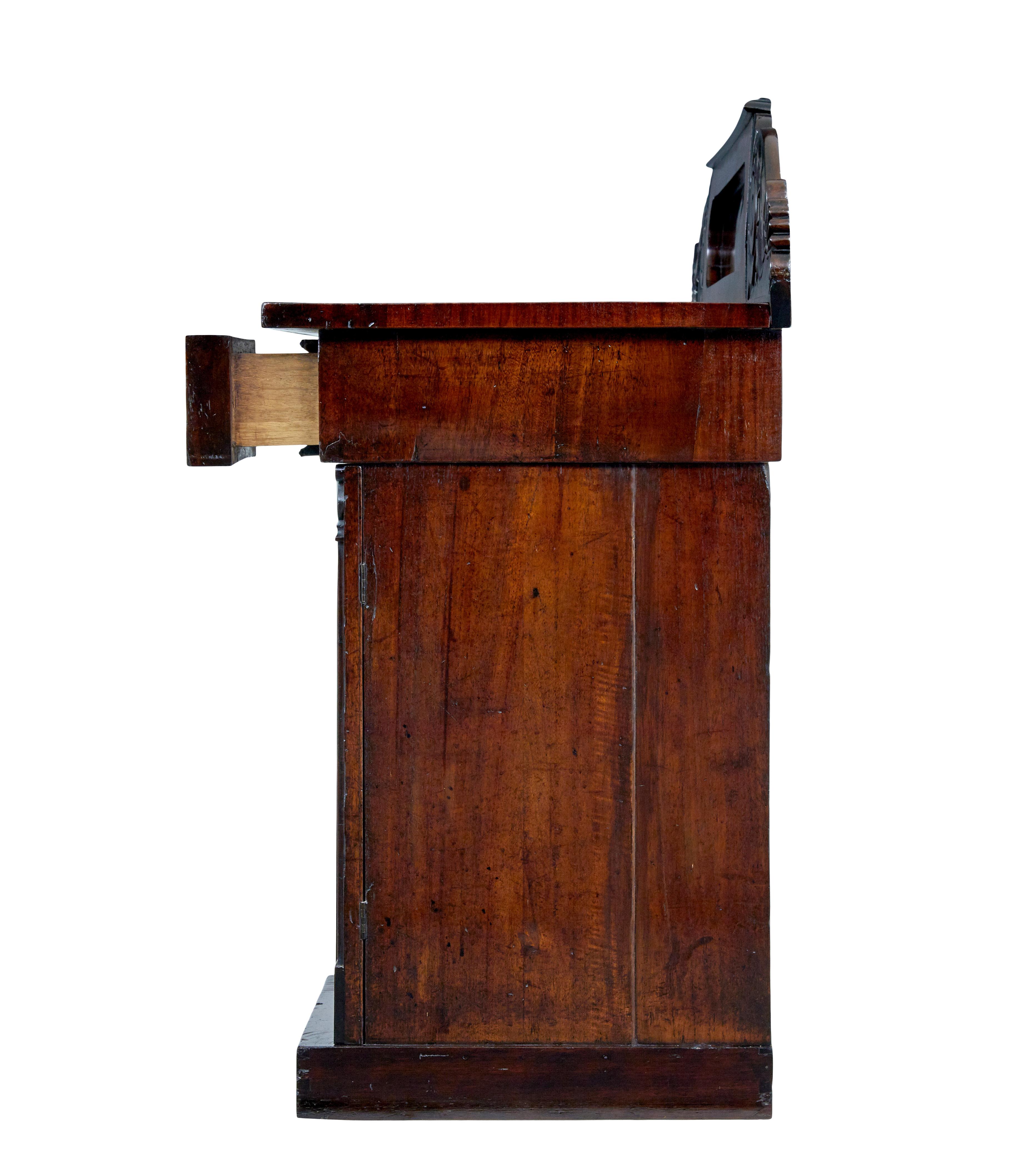 English 19th century William IV mahogany pedestal sideboard For Sale
