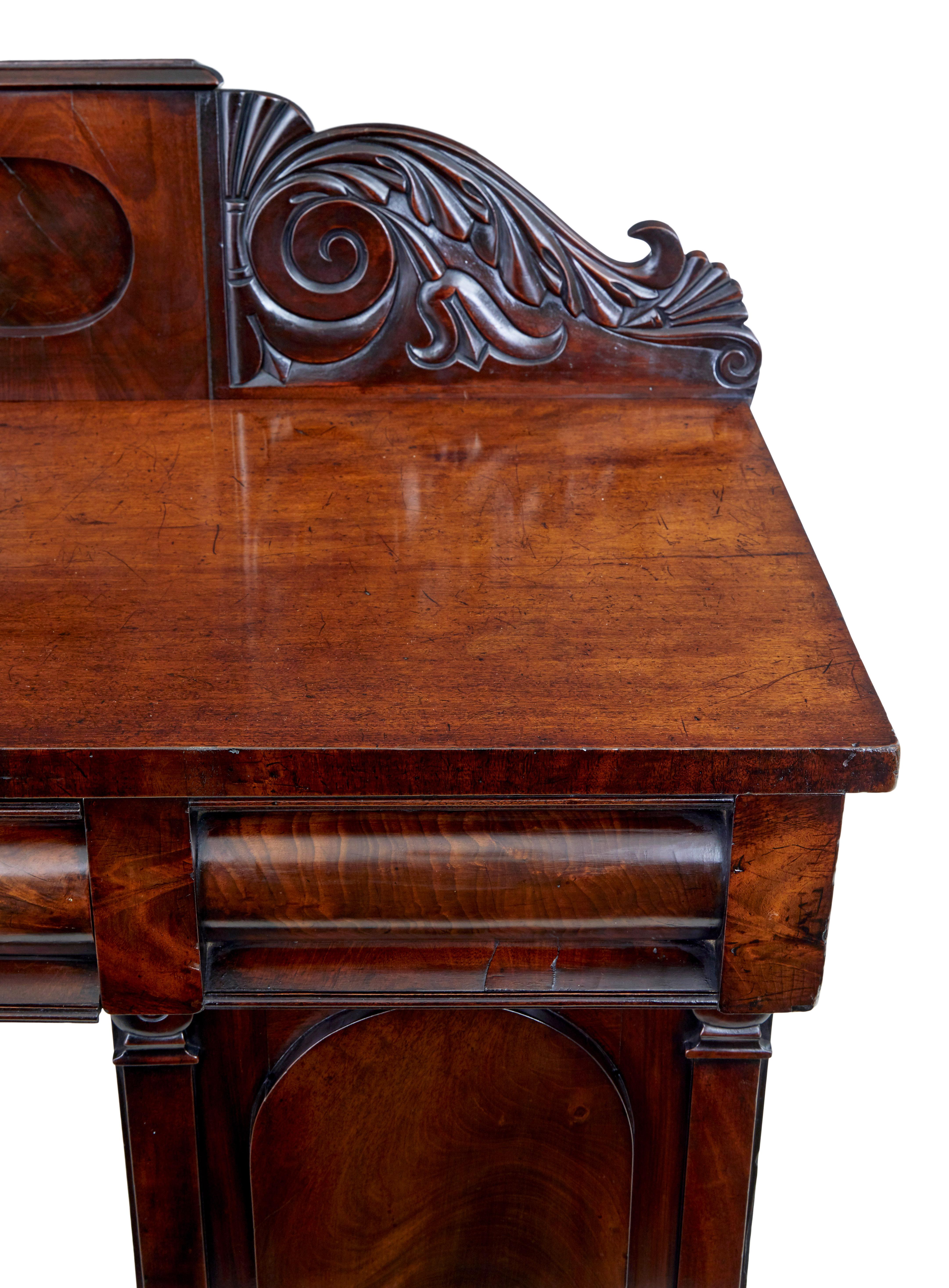 Credenza con piedistallo in mogano William IV del XIX secolo in vendita 1