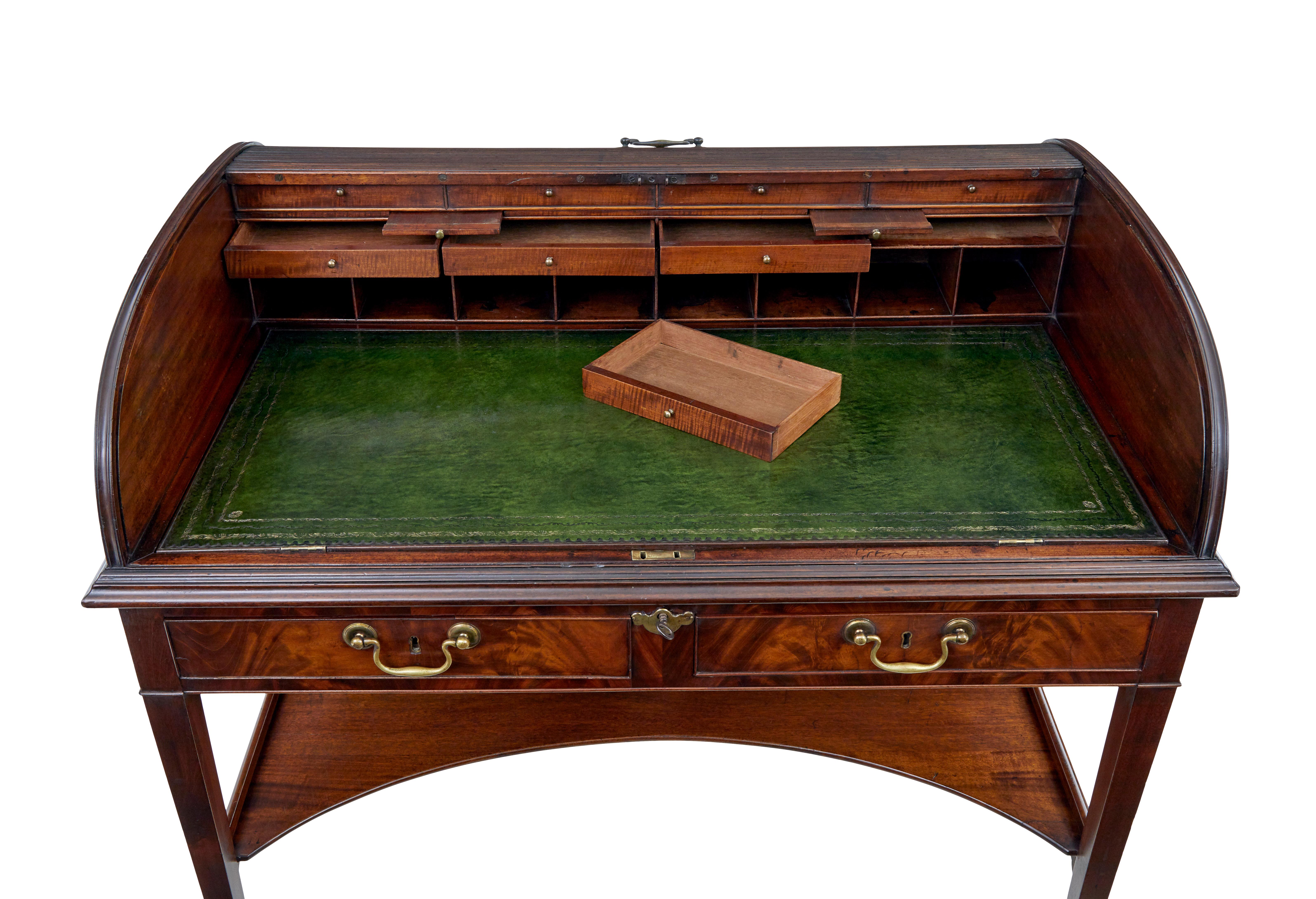 Hand-Carved 19th century William IV mahogany roll top writing desk For Sale