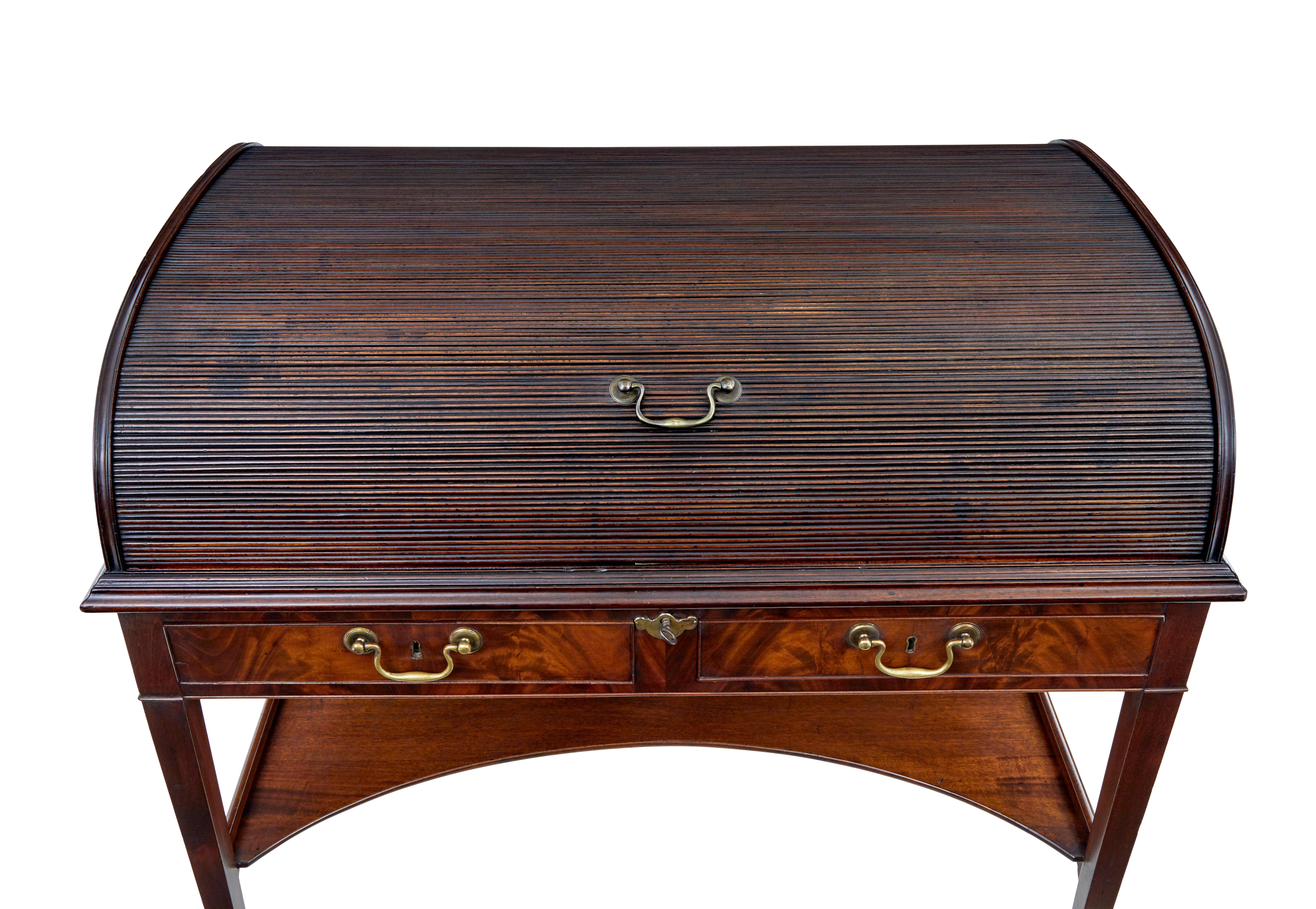 19th century William IV mahogany roll top writing desk In Good Condition For Sale In Debenham, Suffolk
