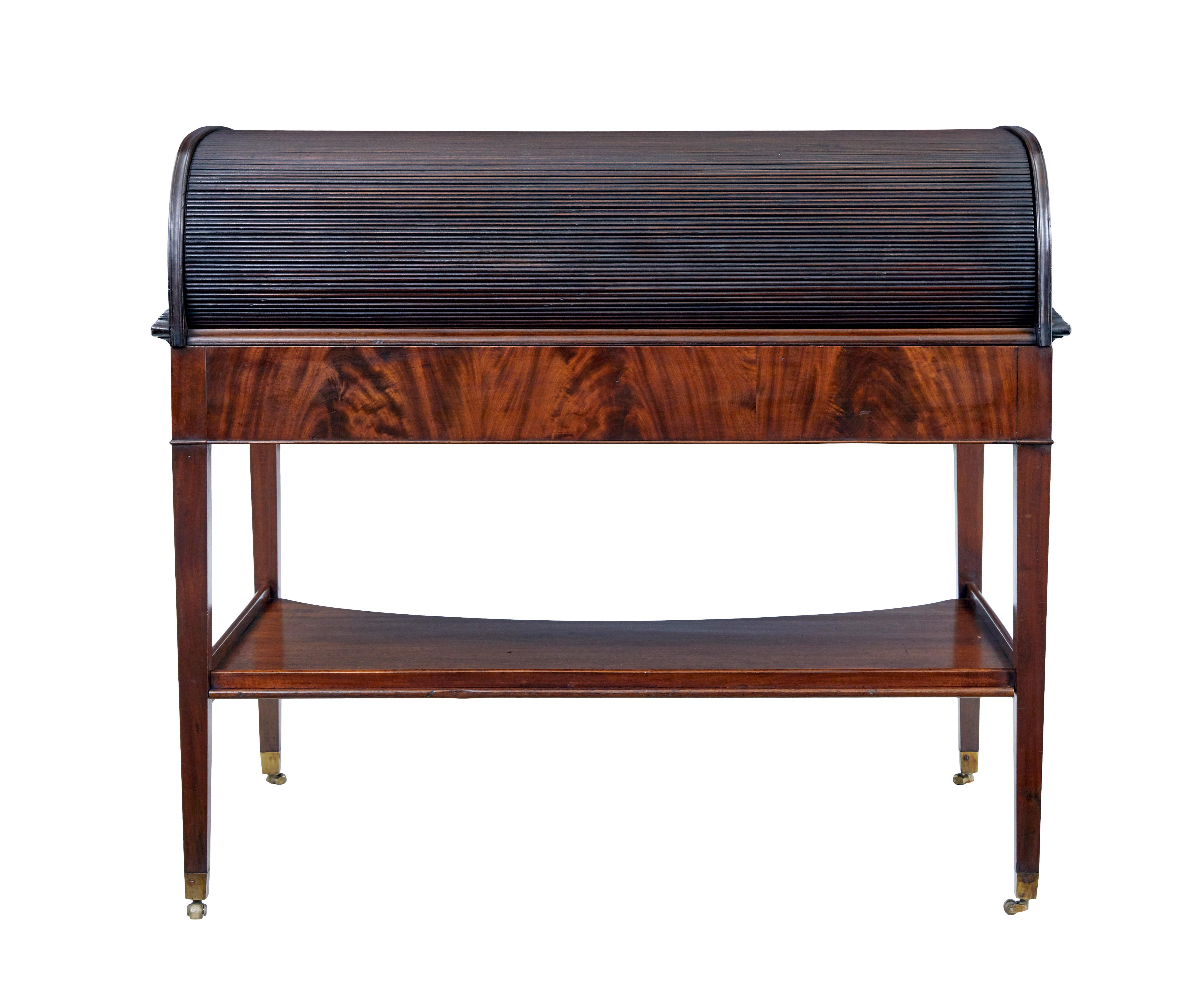 19th century William IV mahogany roll top writing desk For Sale 1