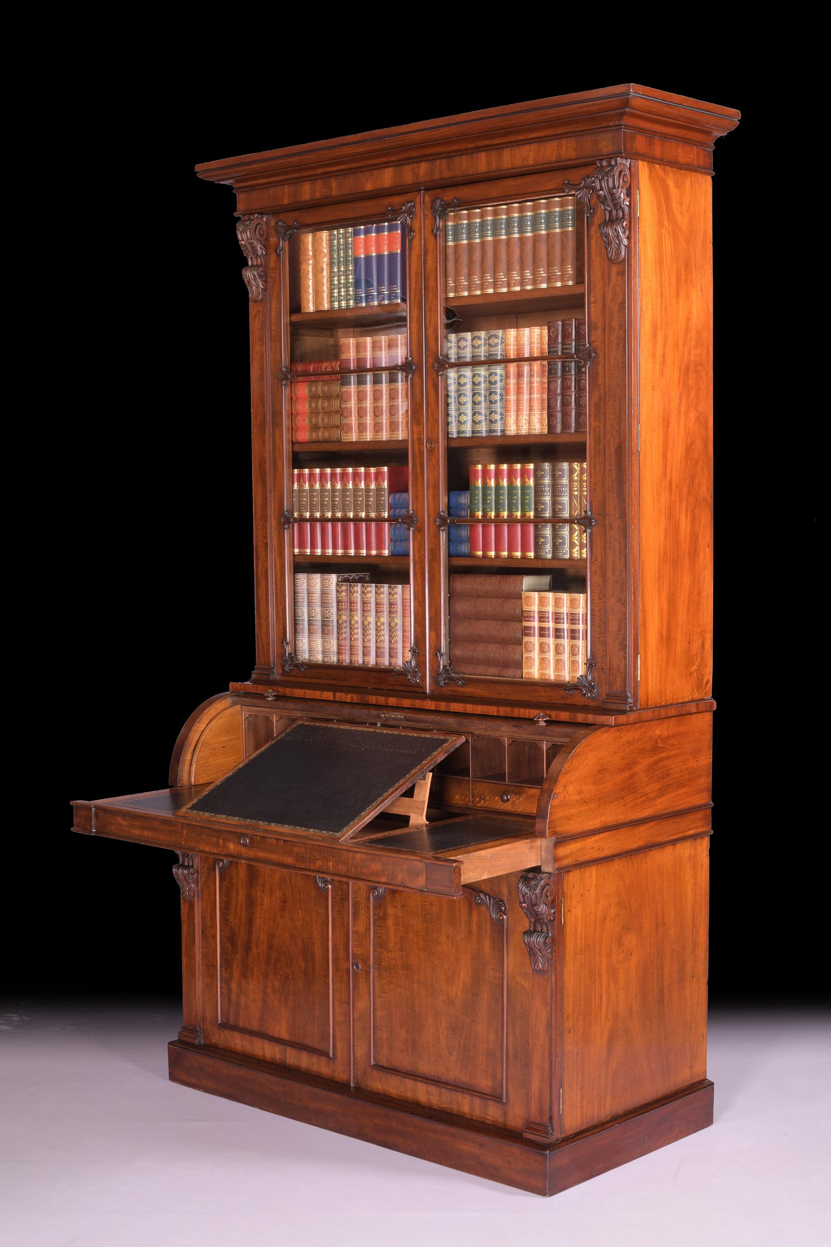 19th Century William IV Period Irish Cylinder Secretaire Bookcase In Good Condition For Sale In Dublin, IE