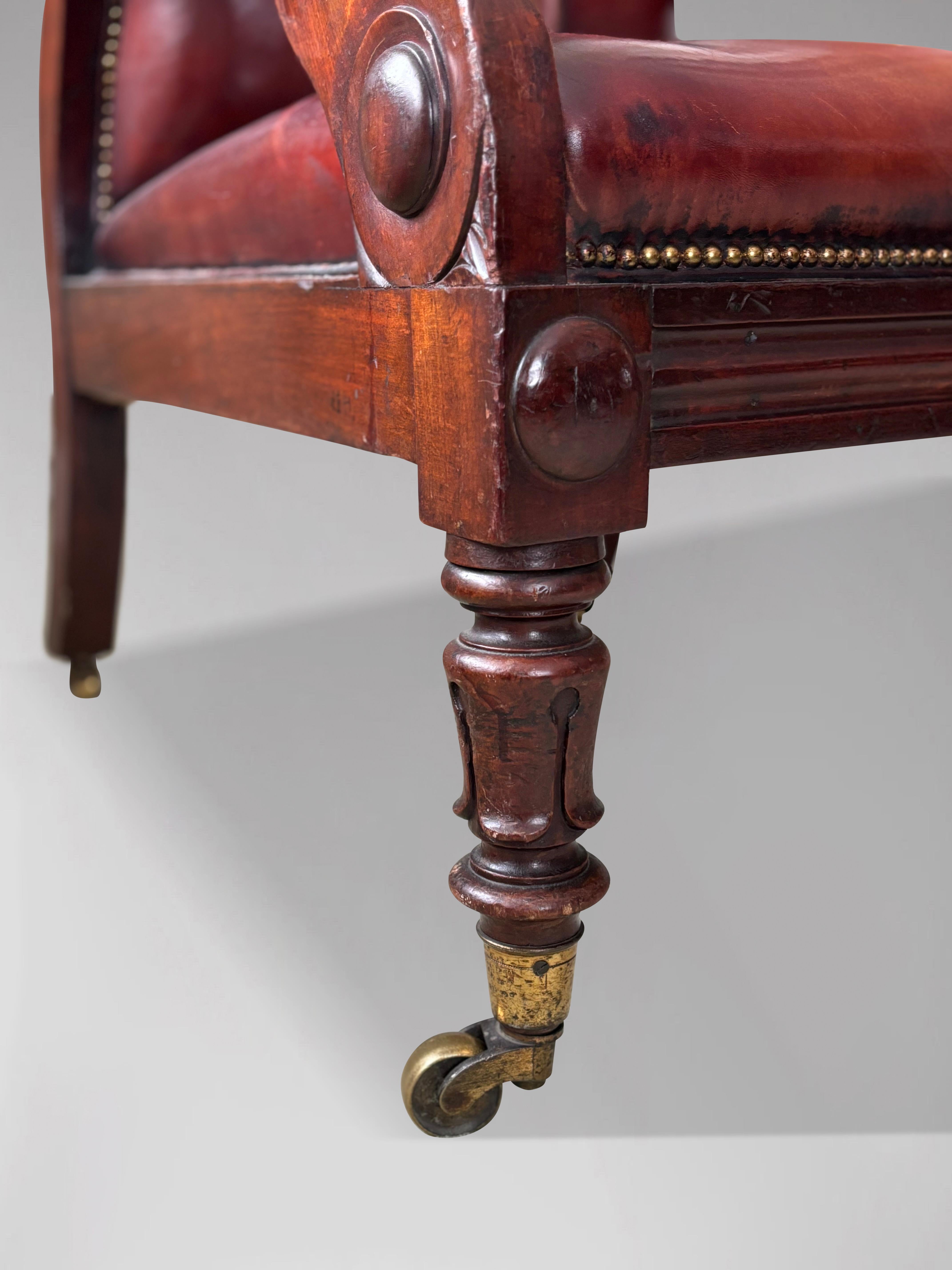 XIXe siècle Fauteuil de bibliothèque en acajou et cuir de la période William IV du 19e siècle, vers 1835 en vente