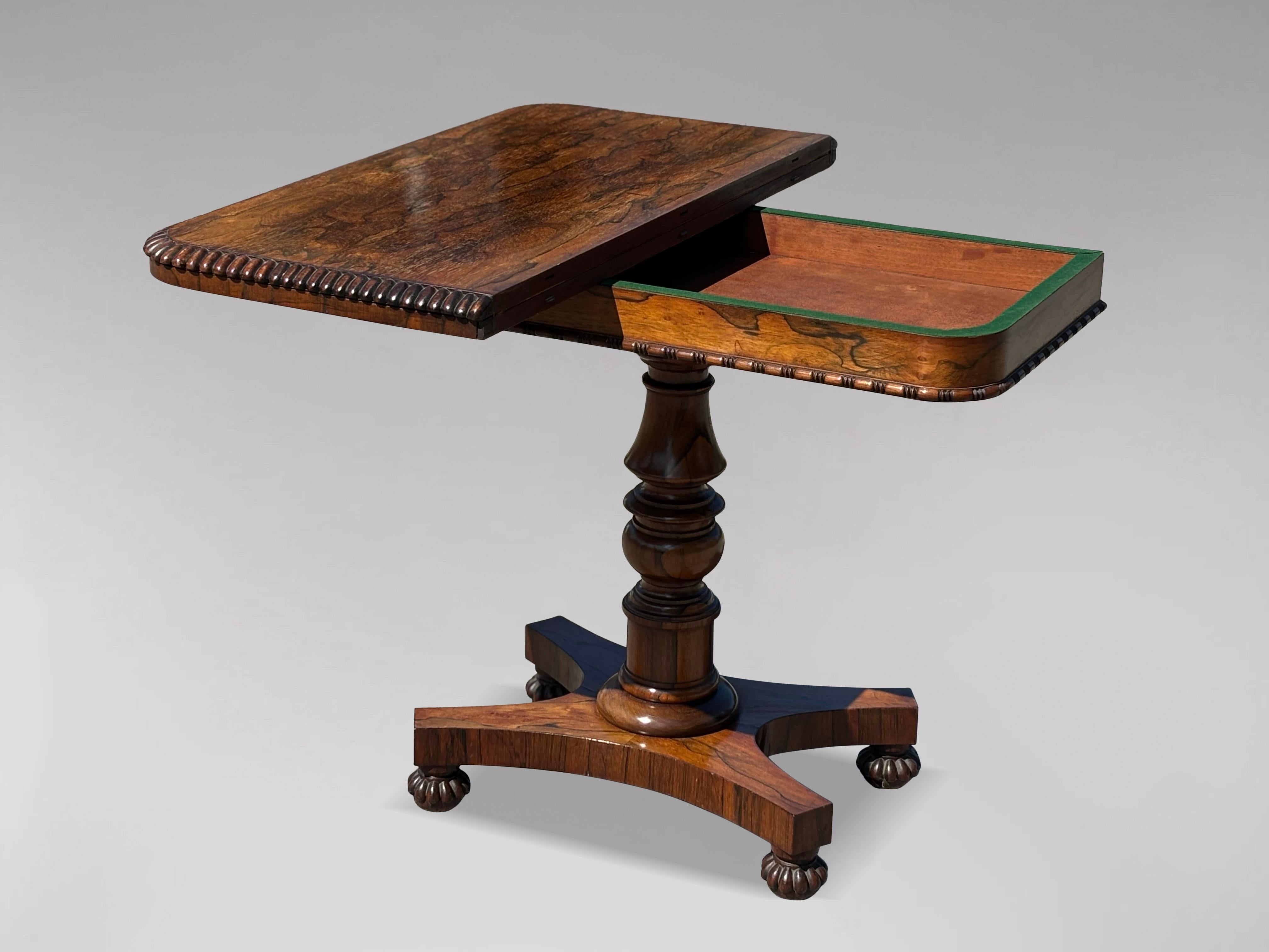 Britannico Tavolo da gioco Foldes in palissandro del periodo William IV del XIX secolo in vendita