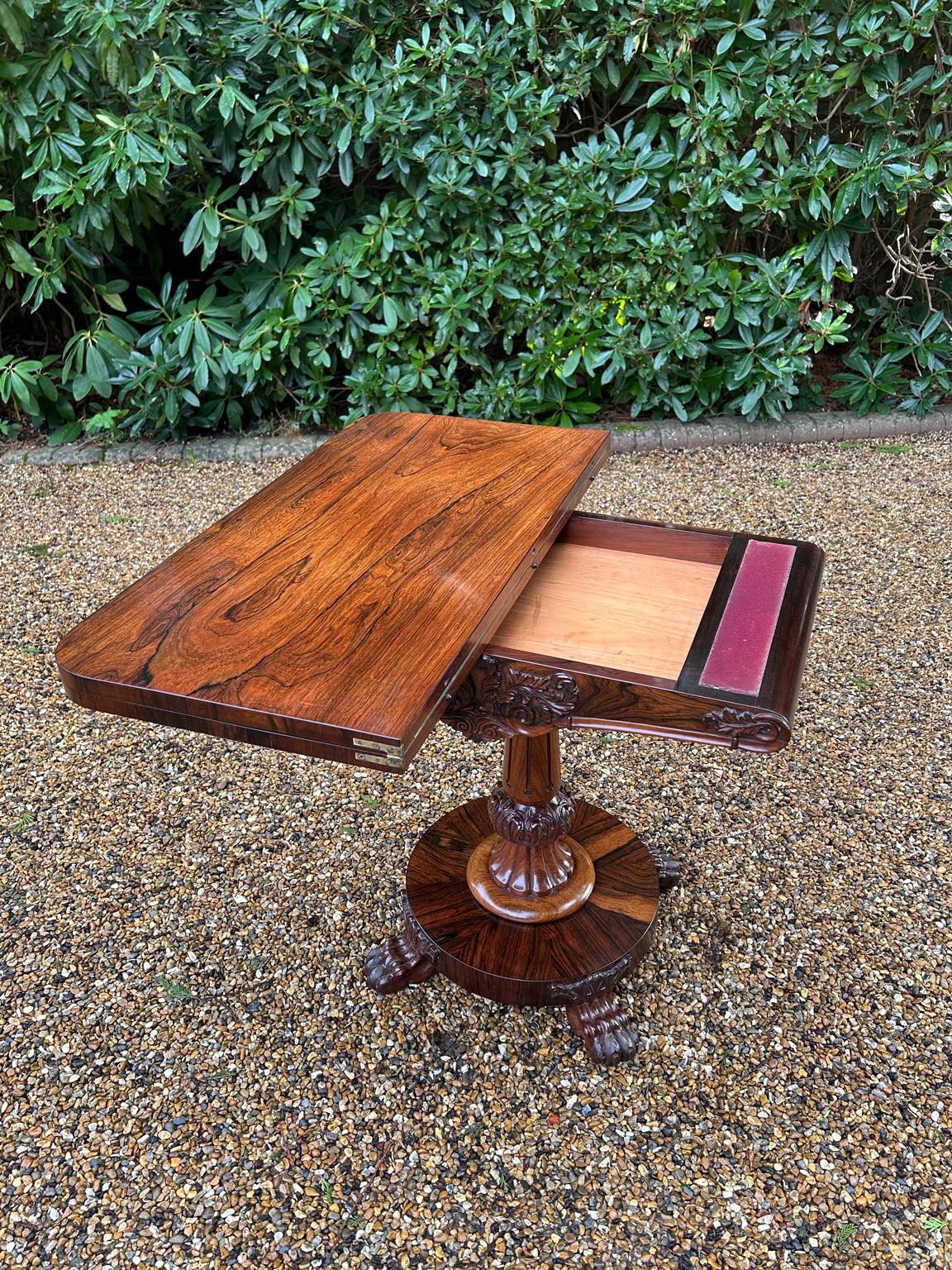 Table à cartes en bois de rose William IV du XIXe siècle Bon état - En vente à Richmond, Surrey
