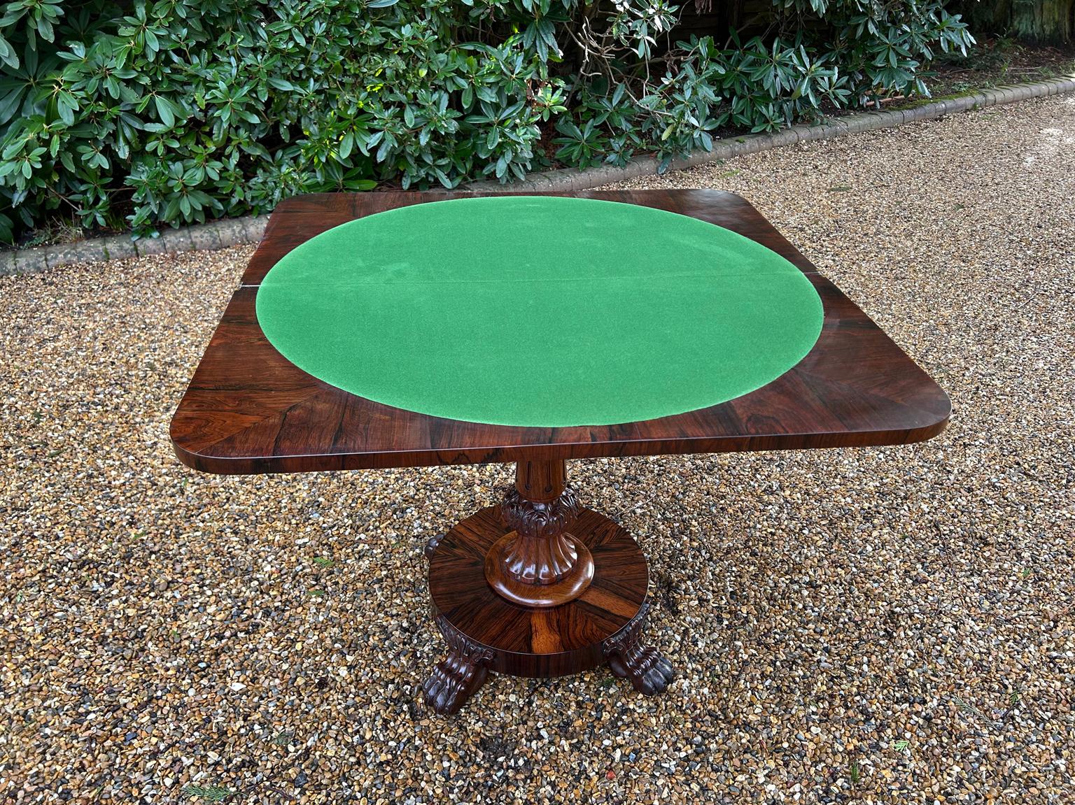 Table à cartes en bois de rose William IV du XIXe siècle en vente 1