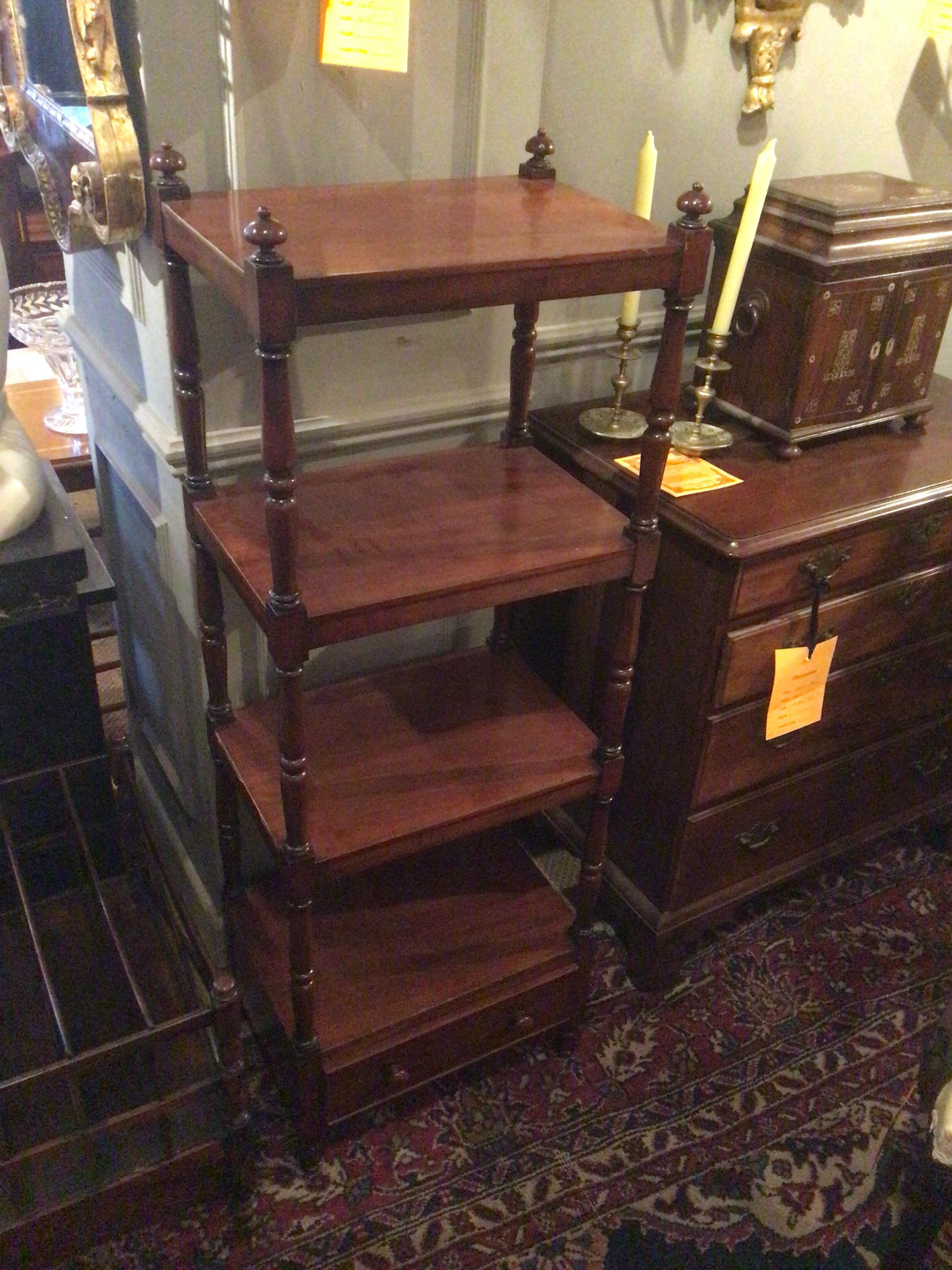 19th Century William IV Style Mahogany Étagère In Excellent Condition For Sale In Dublin 8, IE