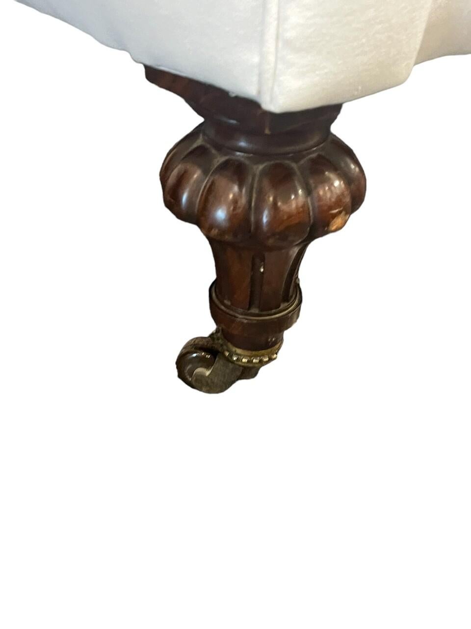 Sofá Chesterfield Blanco Estilo Guillermo IV Siglo XIX Tapicería en venta