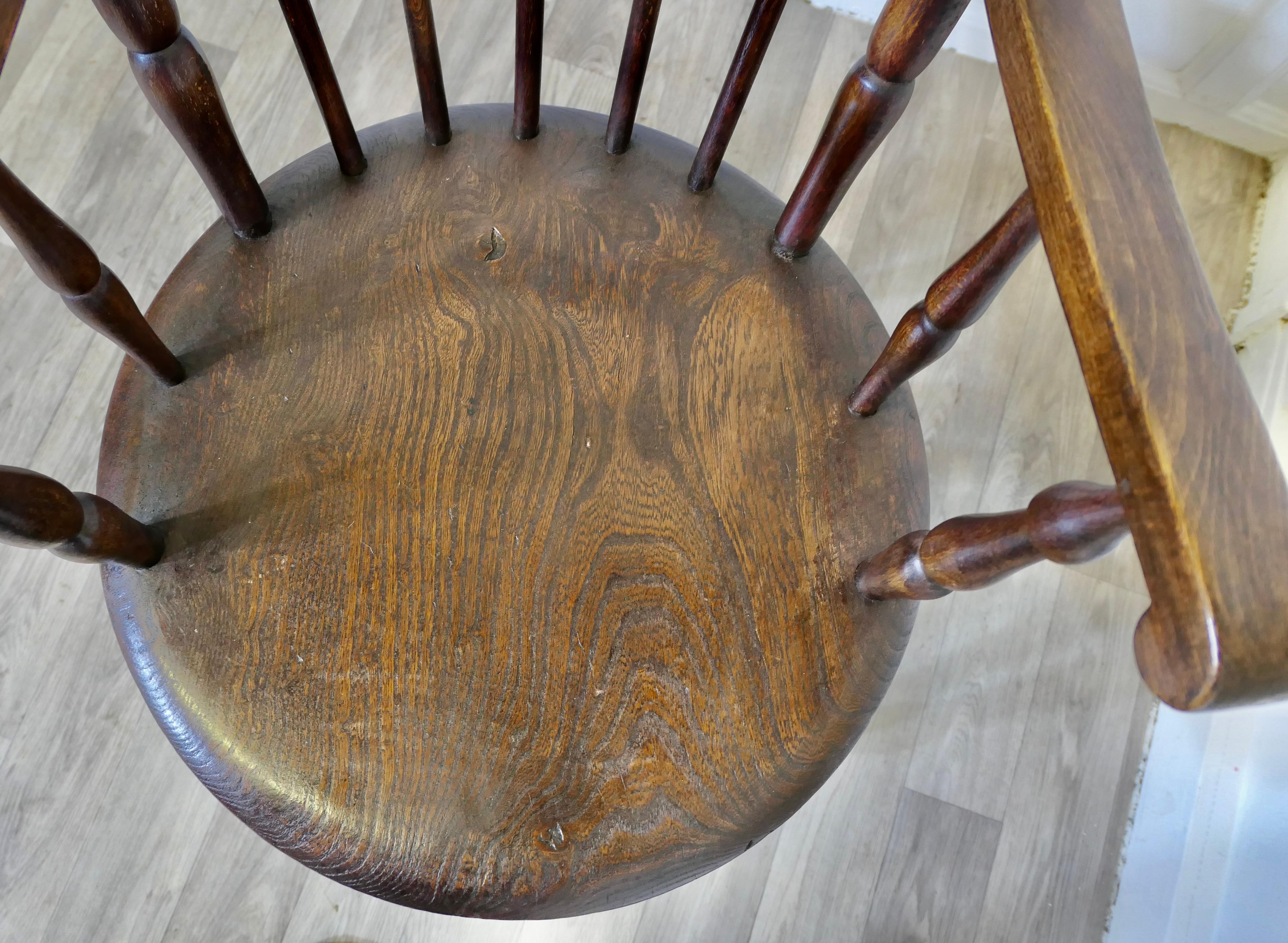 Windsor Country Penny-Sitz-Schnitzerstuhl aus dem 19. Jahrhundert im Angebot 1