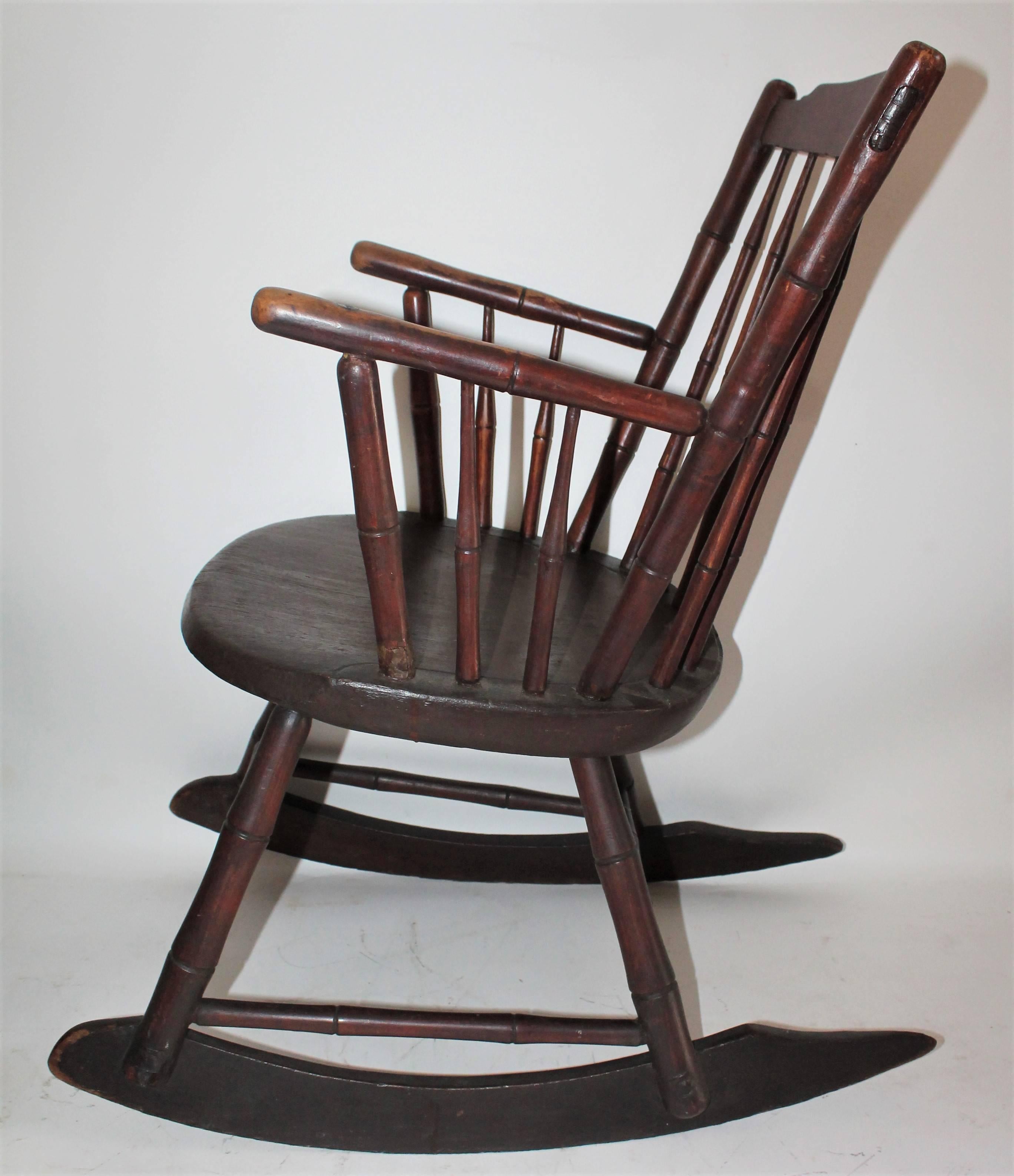 American 19th Century Windsor Rocking Chair Original Surface For Sale