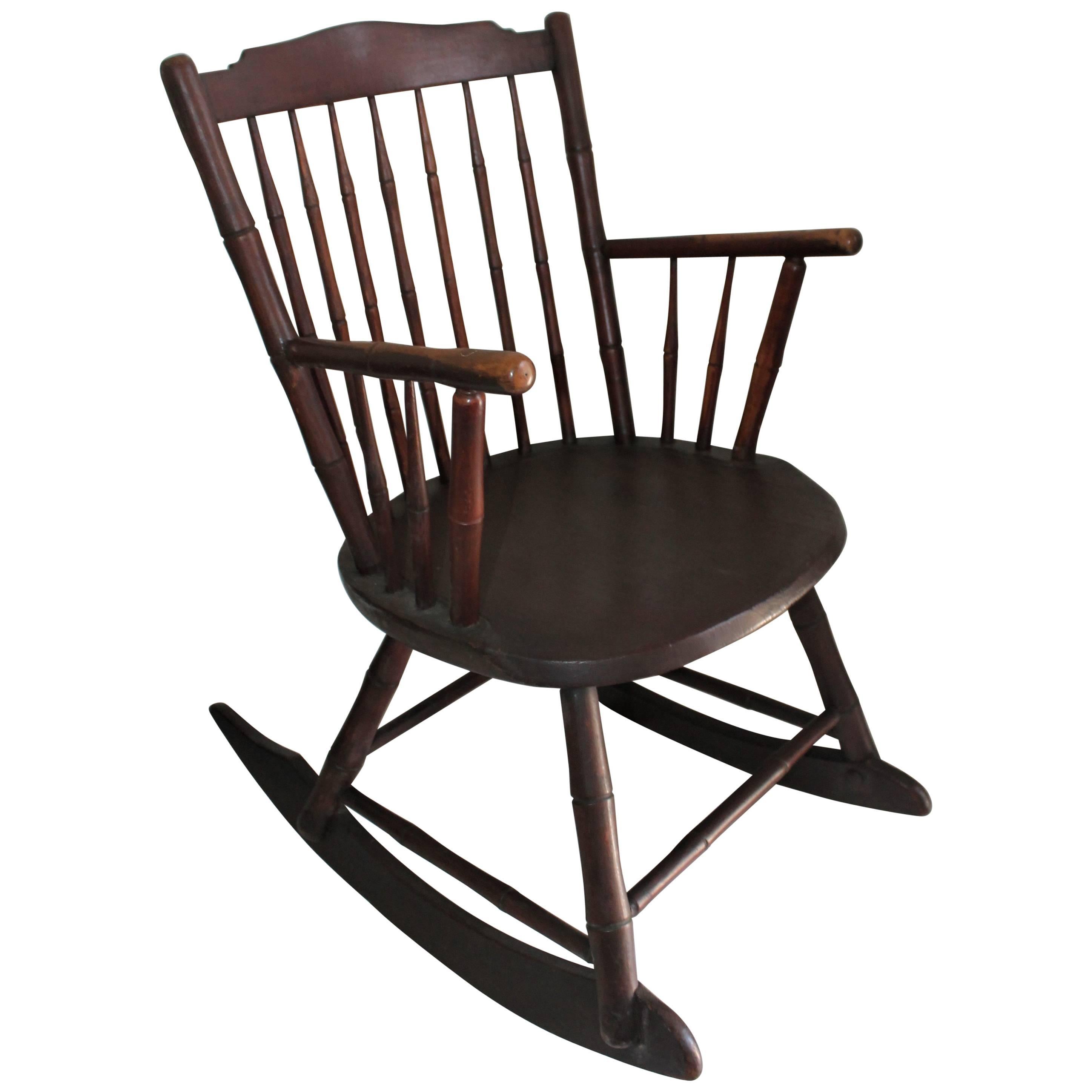Chaise à bascule Windsor du XIXe siècle surface d'origine