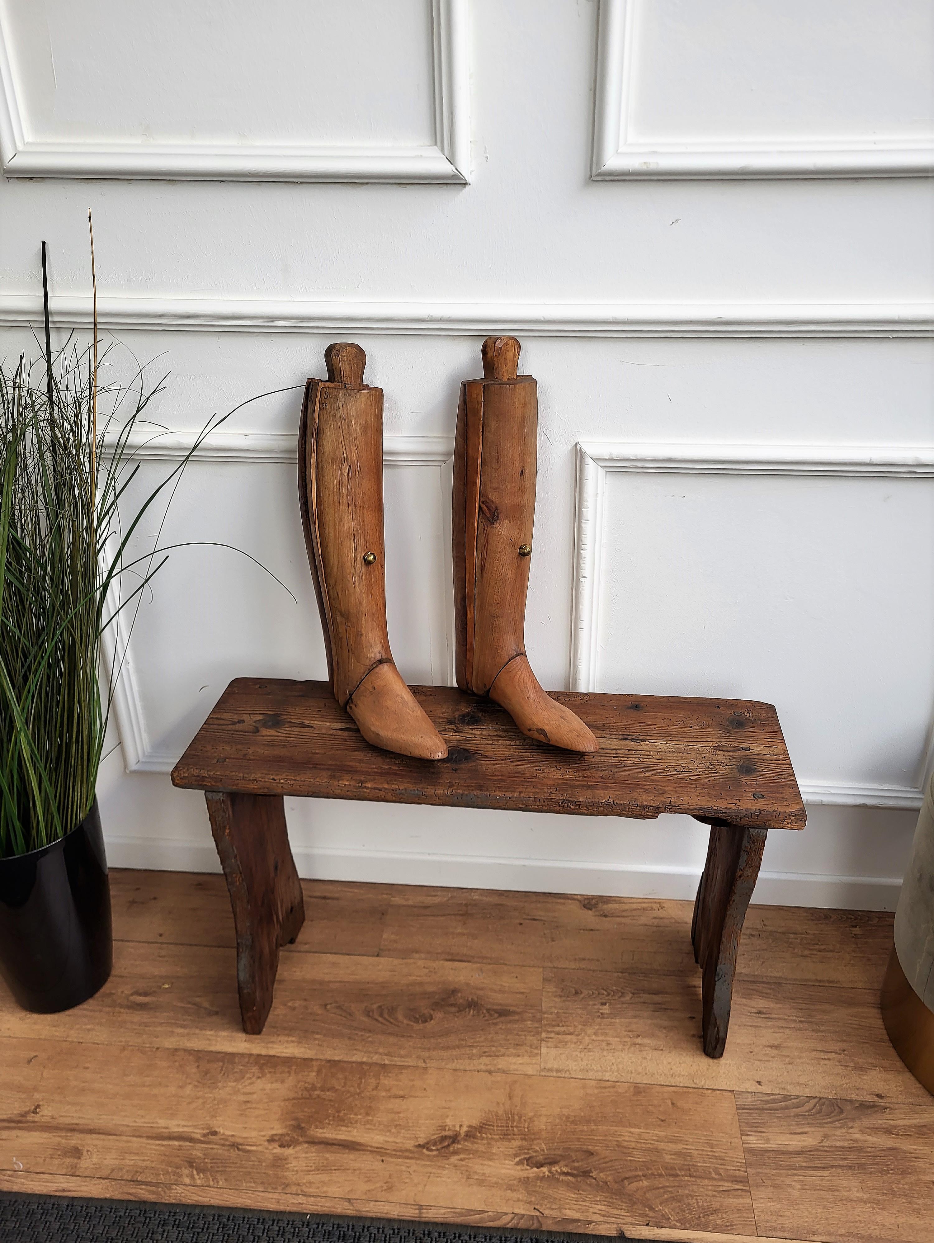 19th Century Wood Boots Trees Molds or Forms In Good Condition For Sale In Carimate, Como