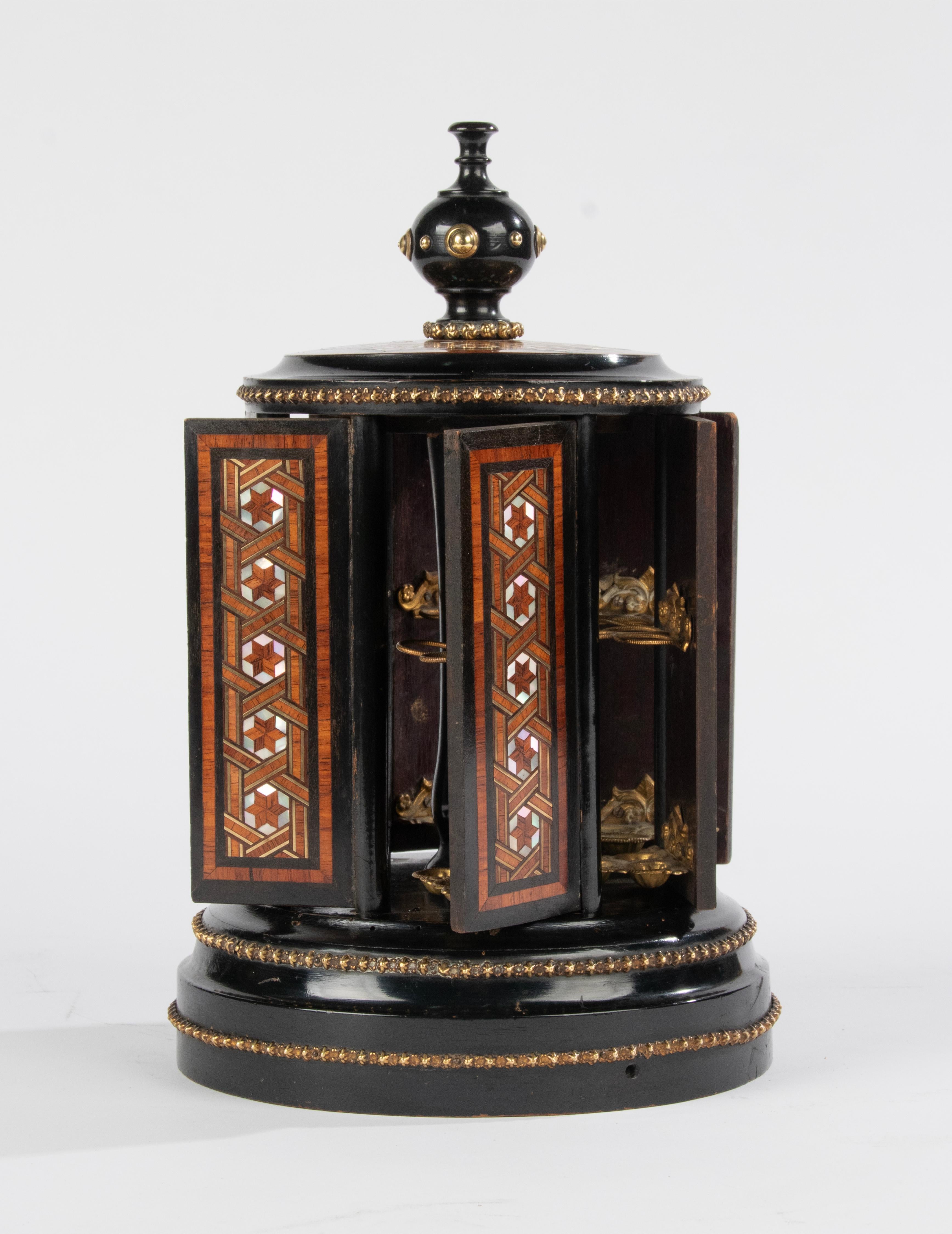 French 19th Century Wood Inlaid Cigar Carrousel - Napoleon III  For Sale