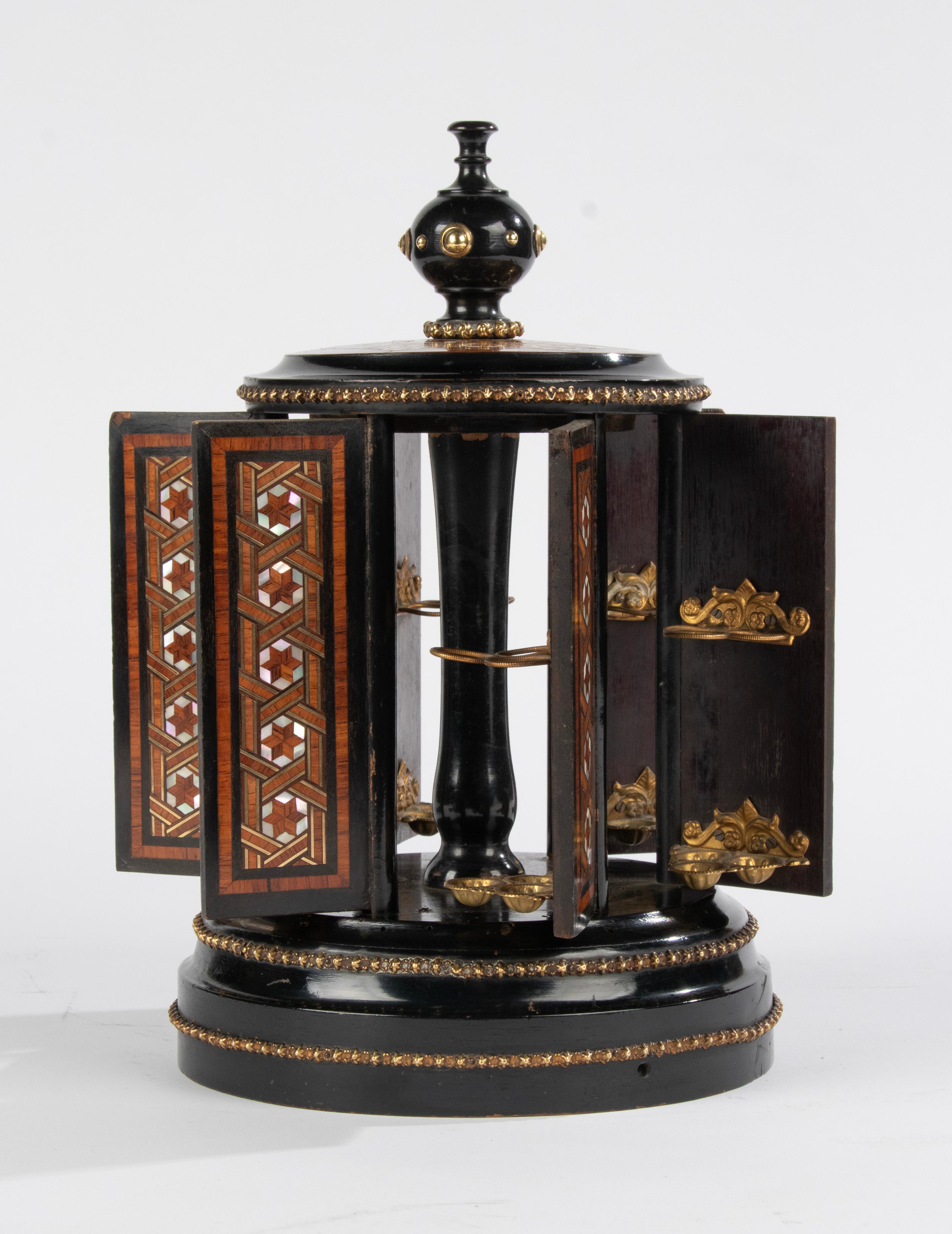 Ébénisé Carrousel à cigares du XIXe siècle en bois incrusté - Napoléon III  en vente