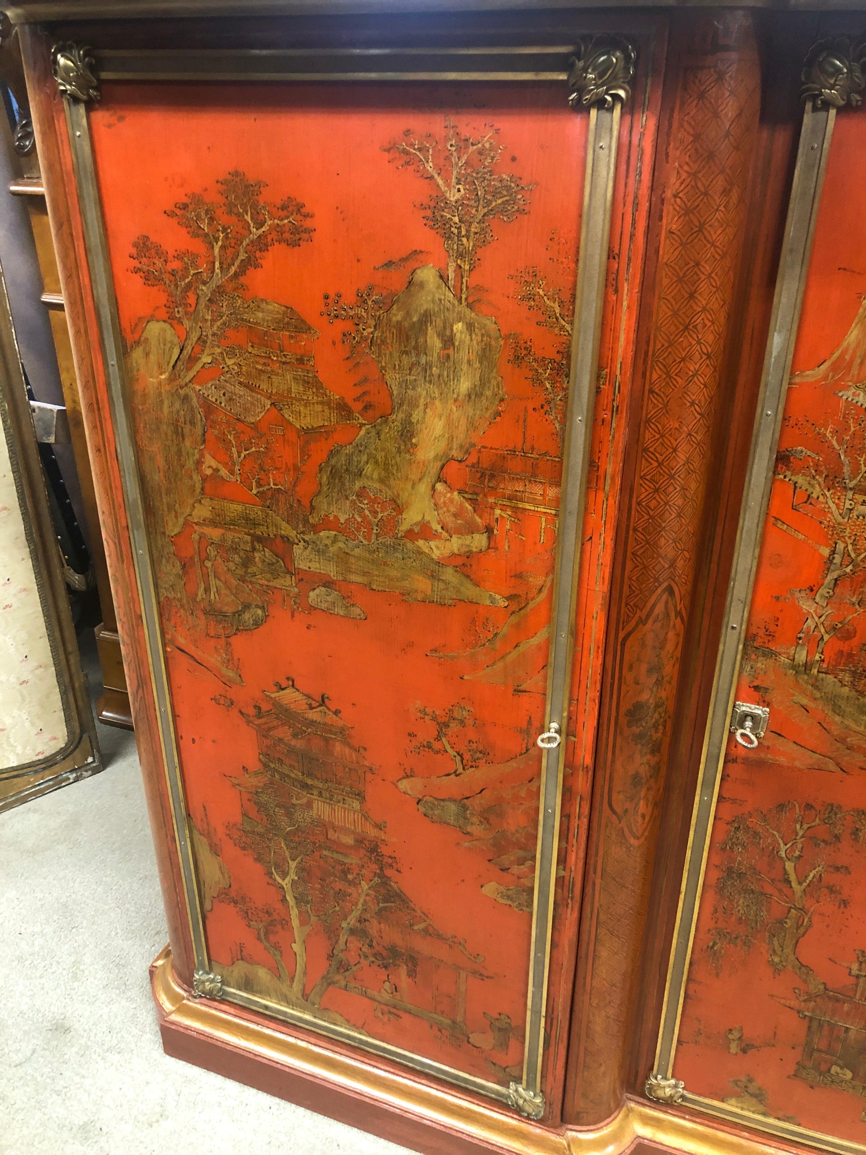 19th Century Wood Painted Gold Napoleon III Chinoiserie with Marble, 1860s In Good Condition In Roma, RM