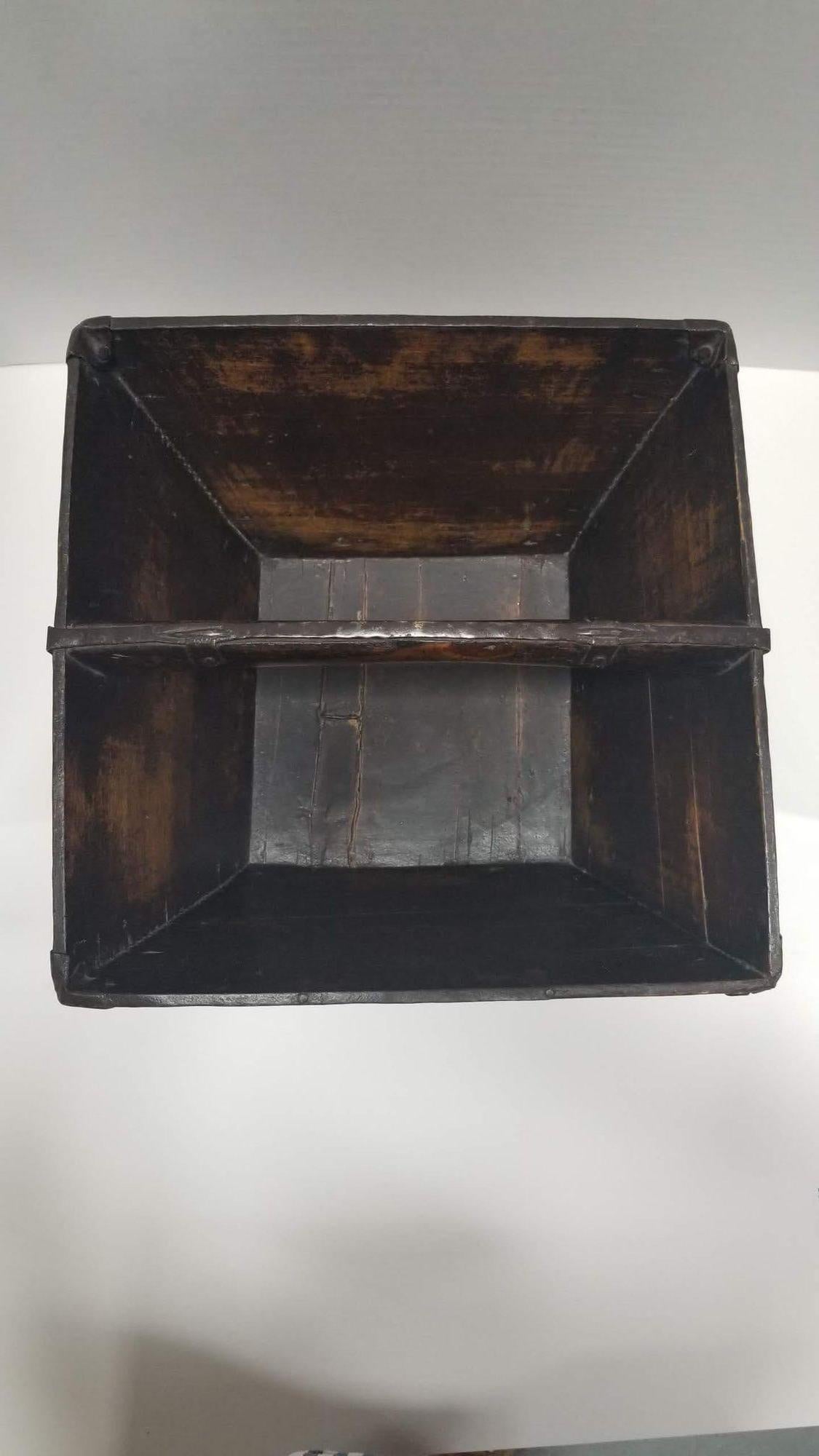 19th Century Wood Rice Container In Excellent Condition For Sale In Van Nuys, CA