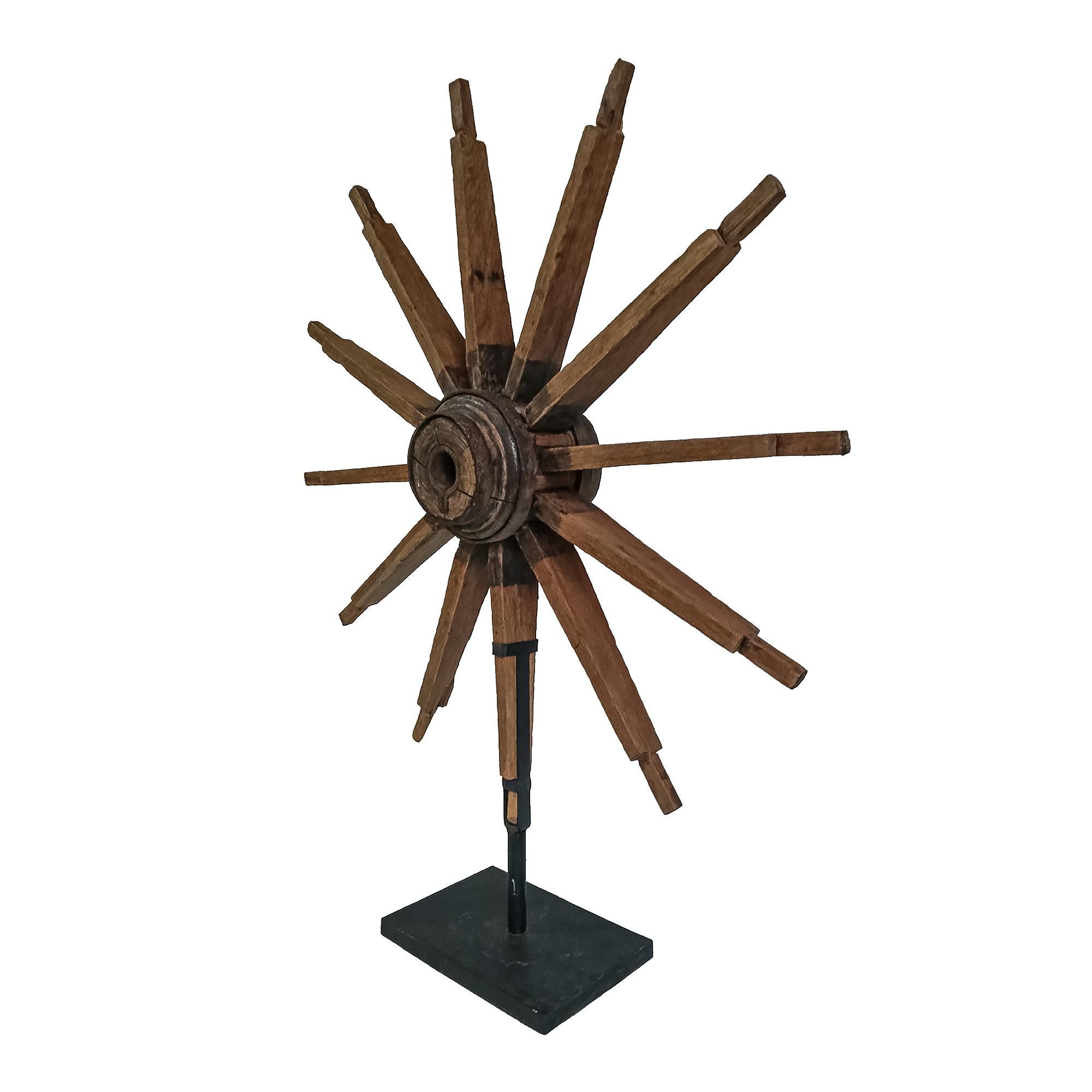 Altro 19th Century Wood Wagon Wheel on Stand in vendita