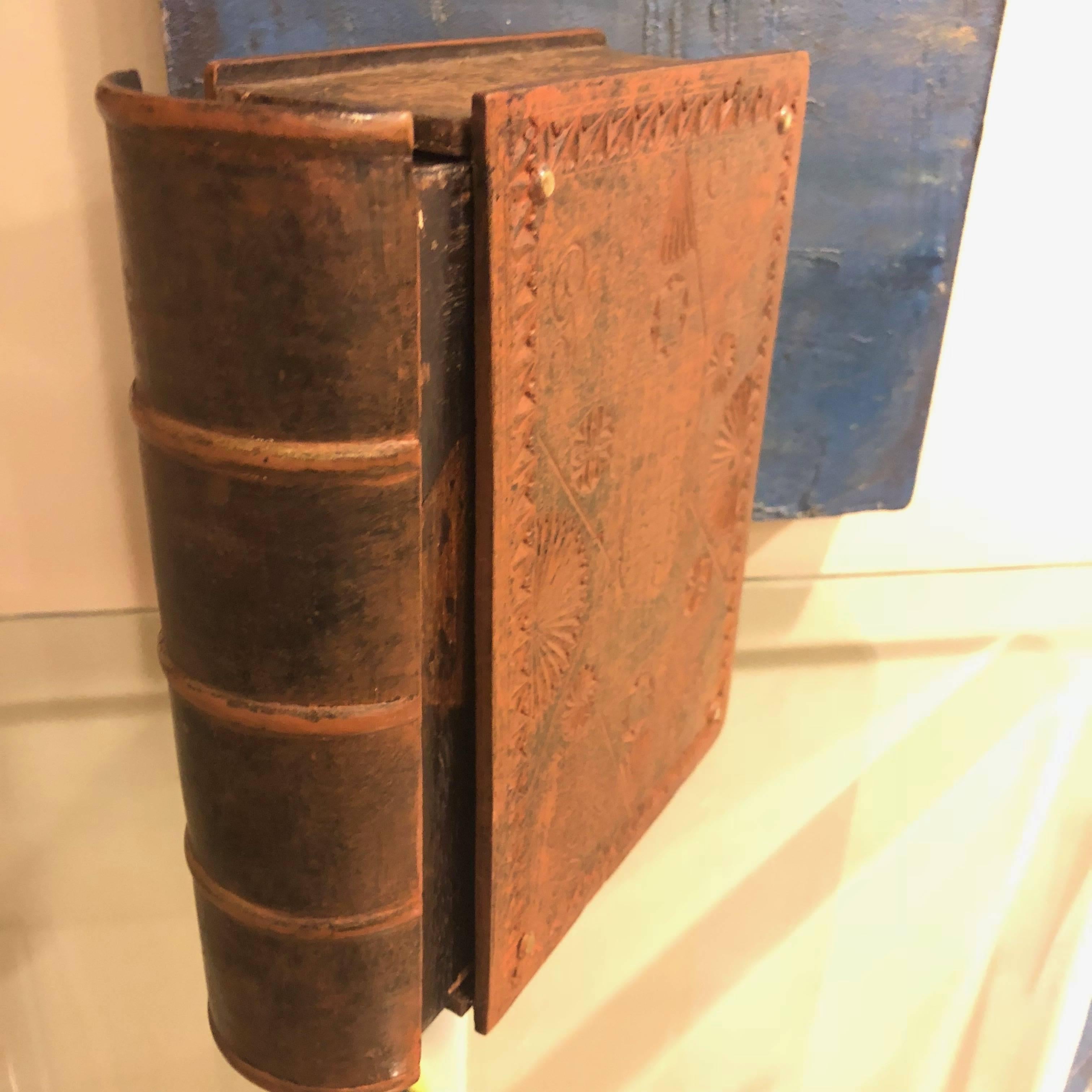 Holz-Bibelschachtel „Forget Me Not“ aus dem 19. Jahrhundert mit verstecktem Fach im Angebot 4