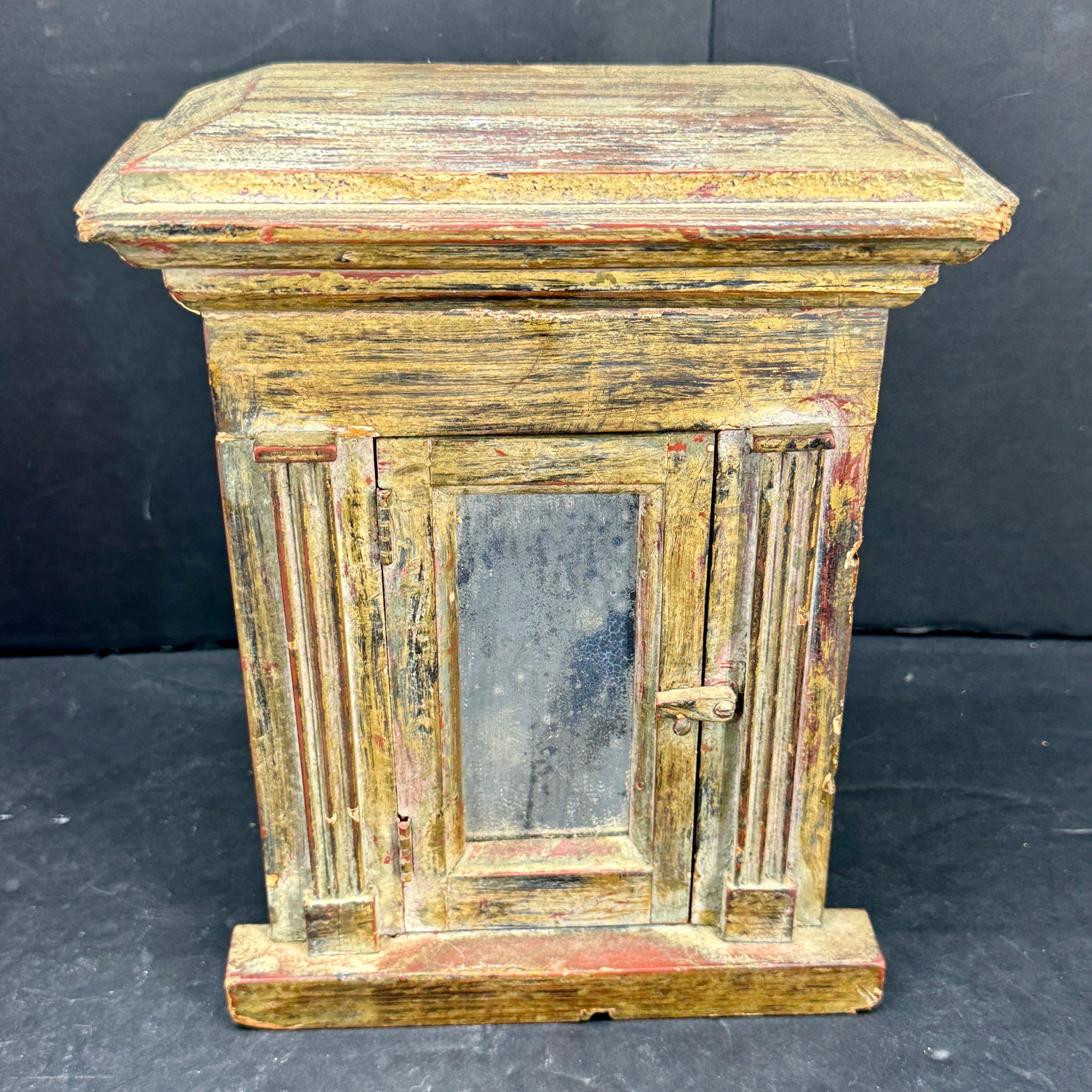 Siglo XIX Madera Tallada Pintada Vitrina Arcón Tabernáculo Imperio en venta