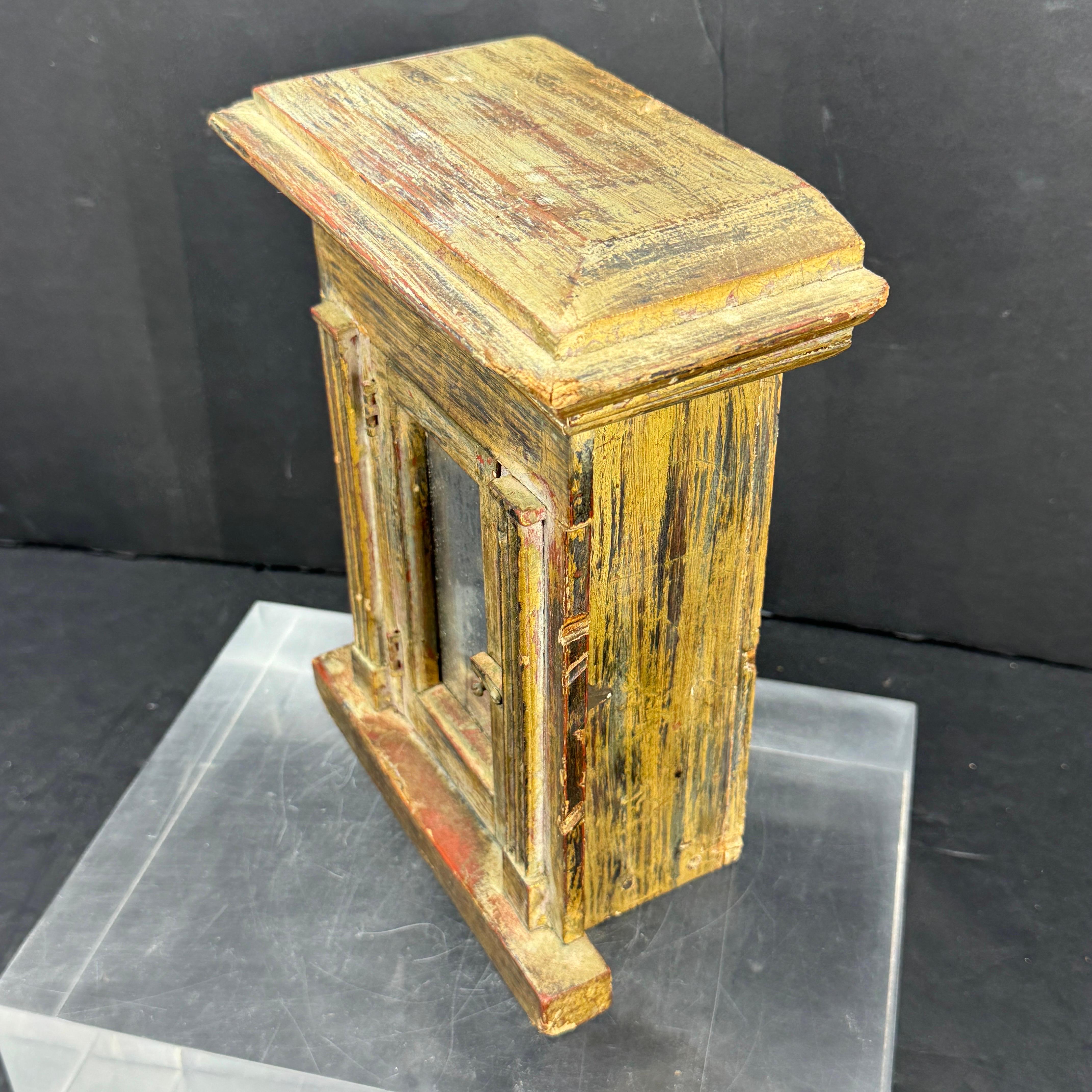 Siglo XIX Madera Tallada Pintada Vitrina Arcón Tabernáculo en venta 1