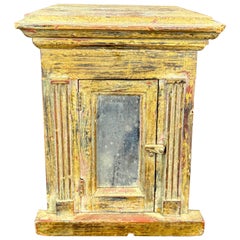 19. Jahrhundert Holz geschnitzt gemalt Vitrine Truhe Tabernakel