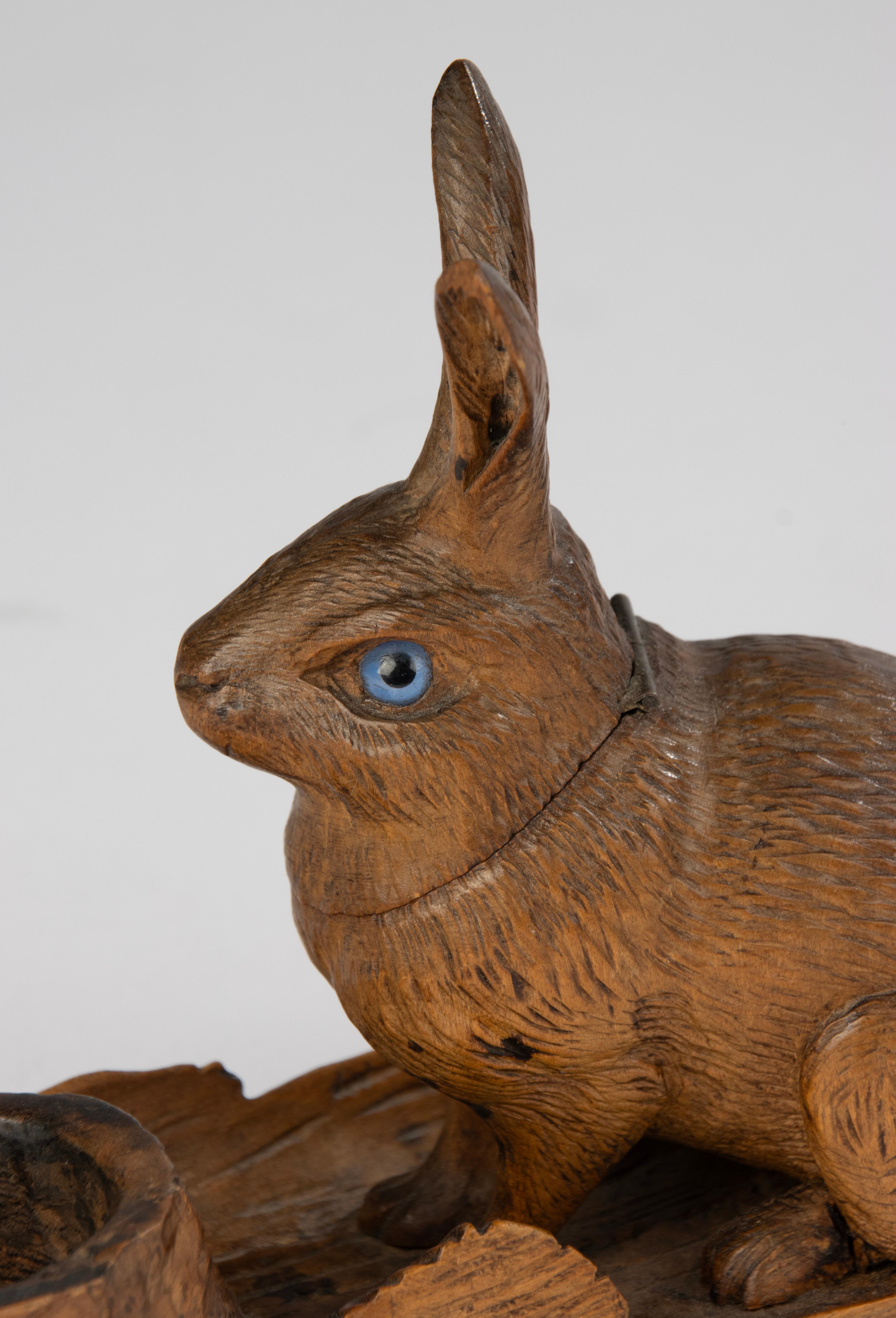 19th Century Wooden Carved Rabbit Sculpture - Black Forest - Inkwell For Sale 5