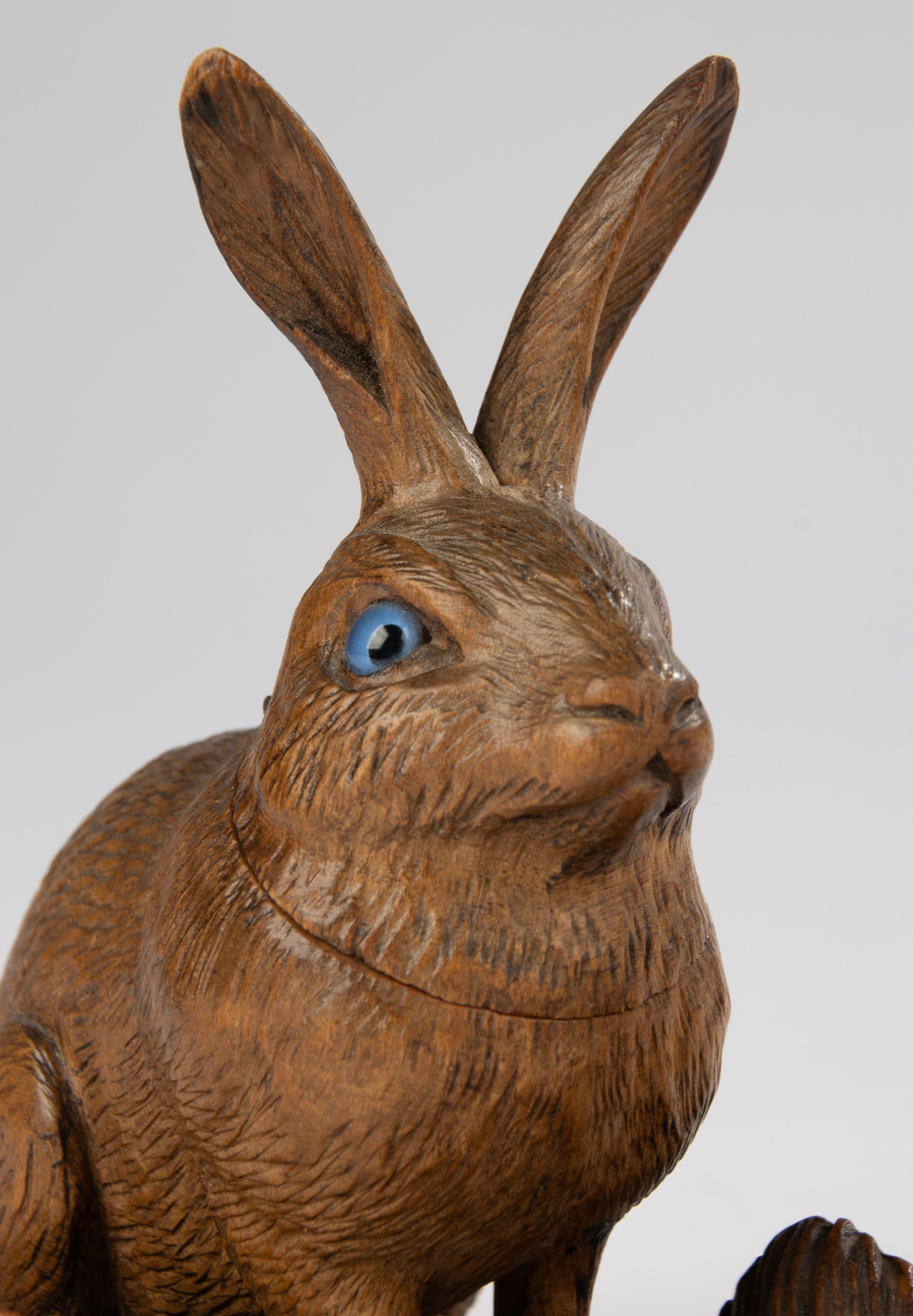 19th Century Wooden Carved Rabbit Sculpture - Black Forest - Inkwell For Sale 9