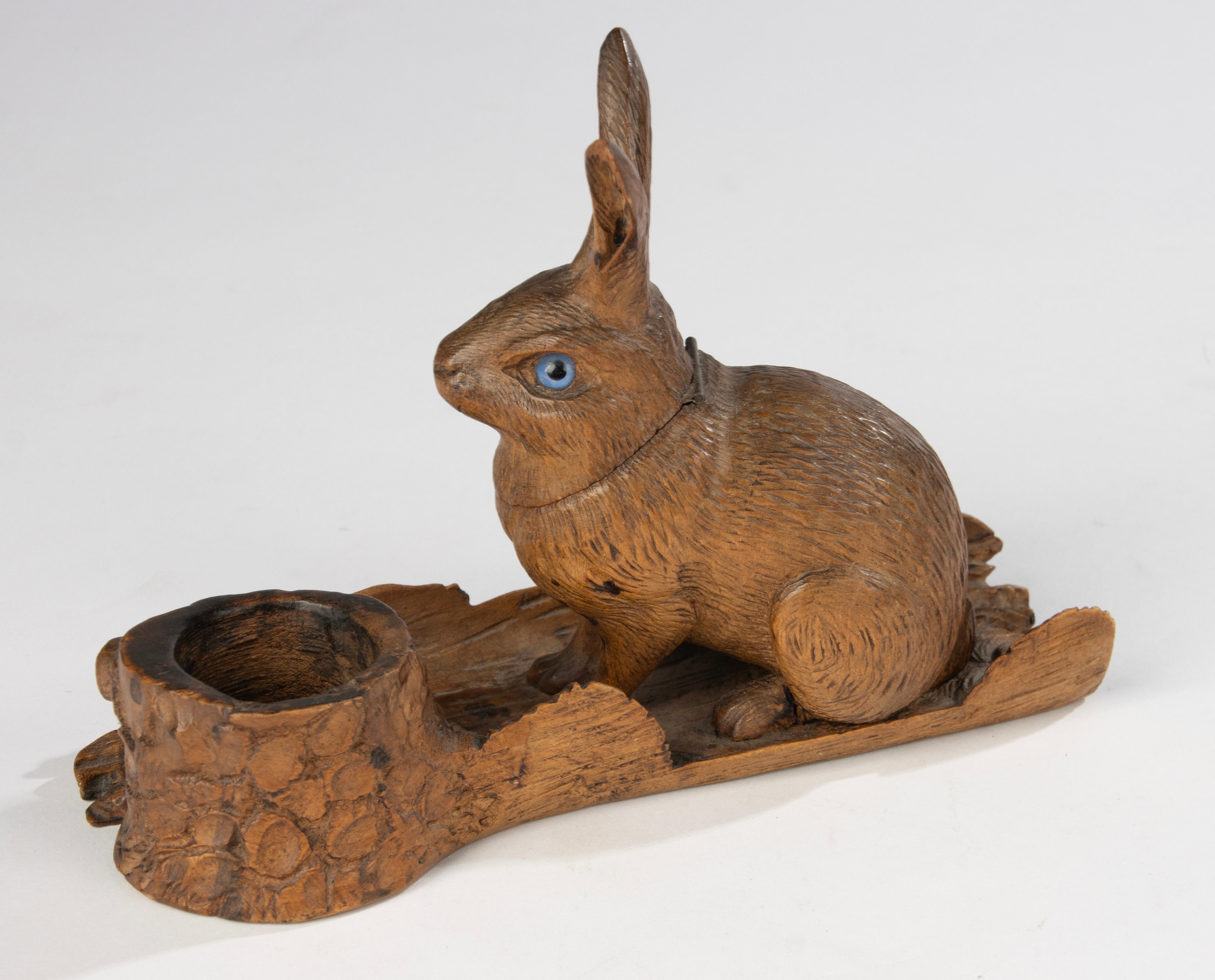 19th Century Wooden Carved Rabbit Sculpture - Black Forest - Inkwell For Sale 2