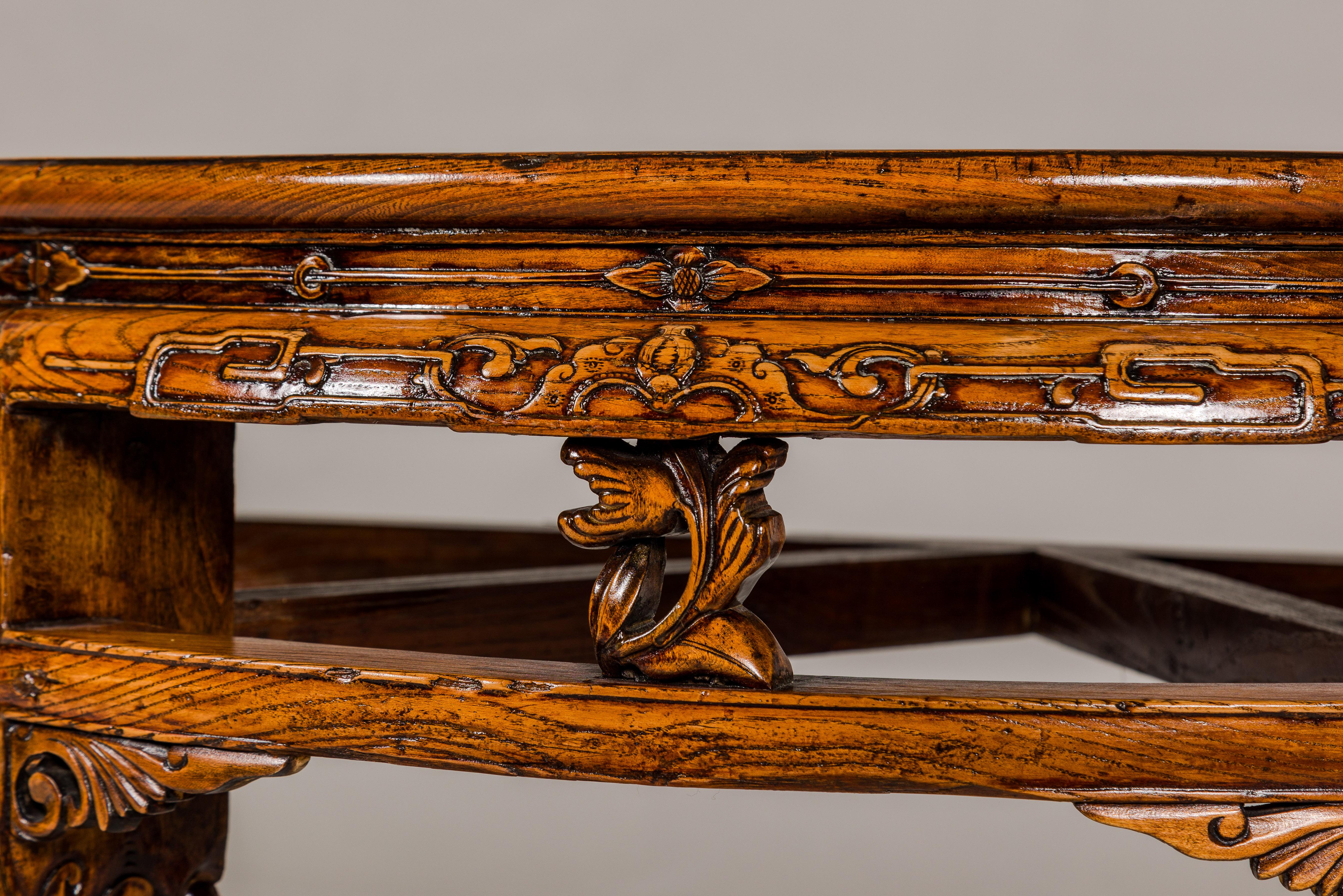 Holz-Demilune-Tisch aus dem 19. Jahrhundert mit geschnitzten mythischen Kreationen im Angebot 2