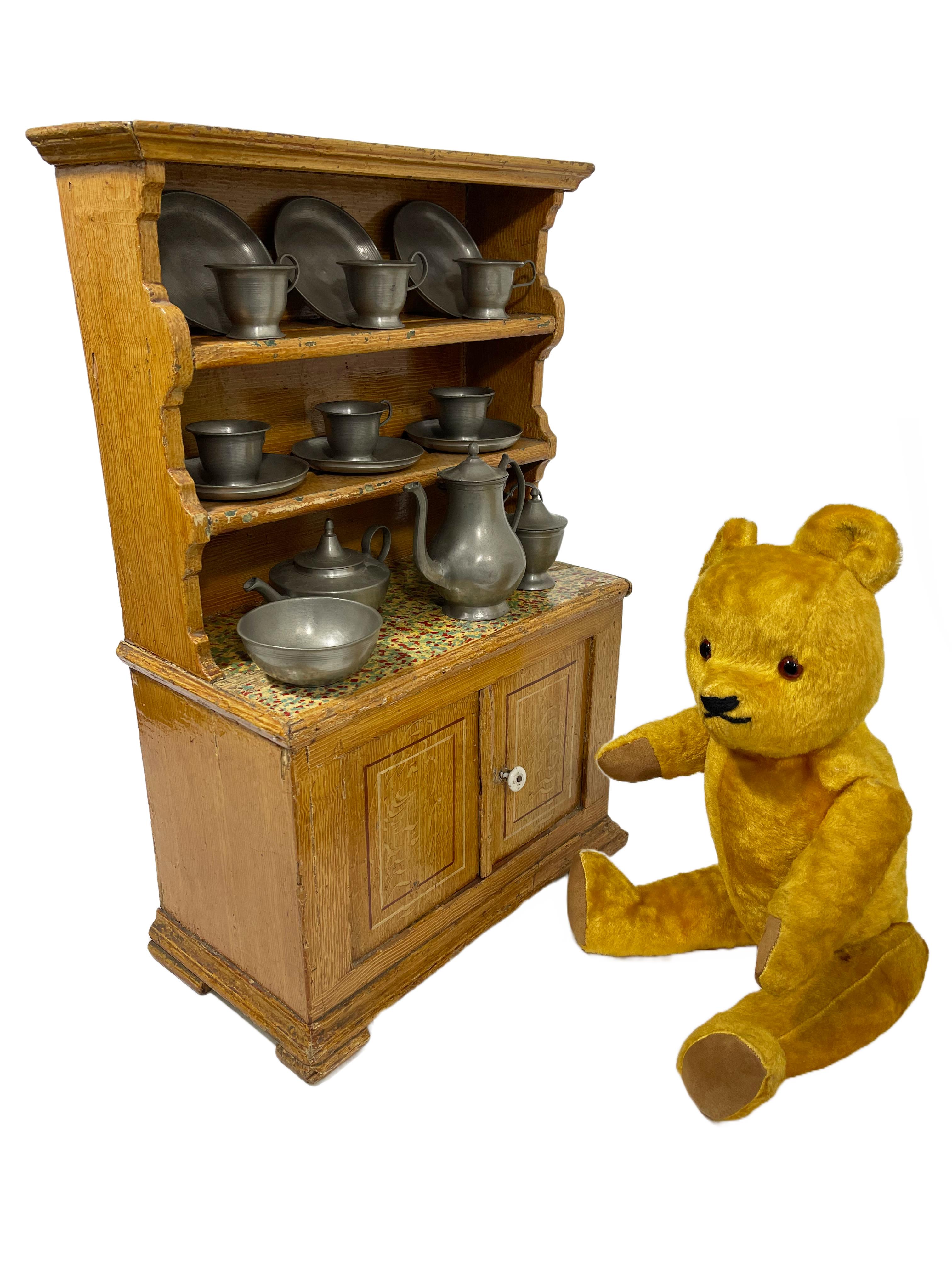 Armoire de maison de poupée en bois du 19ème siècle en vente 6