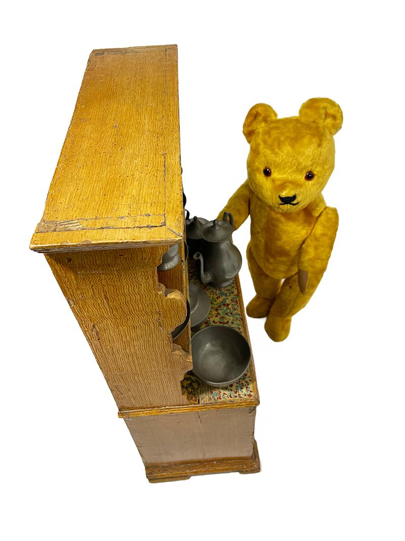 Armoire de maison de poupée en bois du 19ème siècle en vente 1