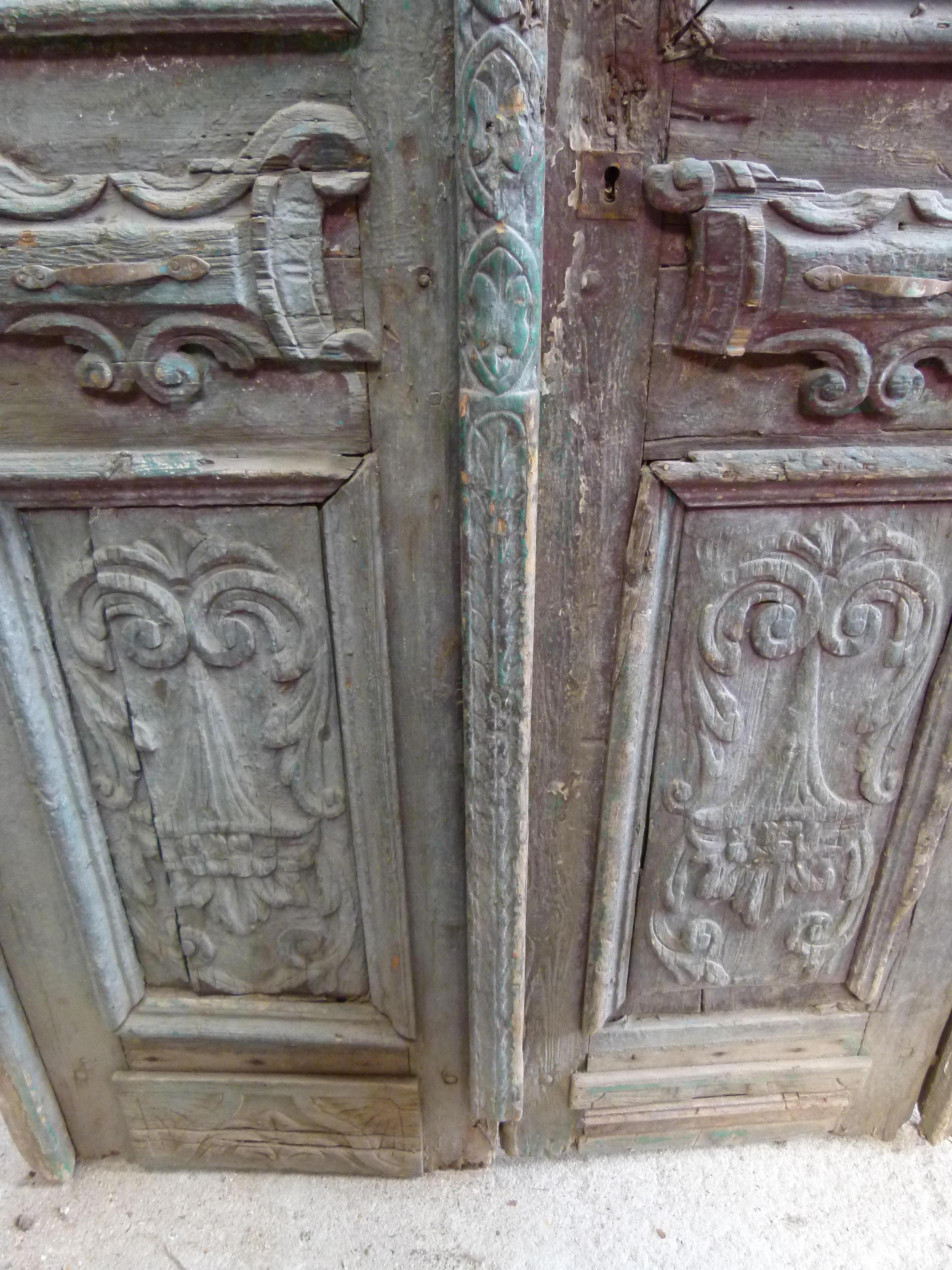 Intagliato Porta d'ingresso doppia in legno in stile Art Nouveau del XIX secolo in vendita