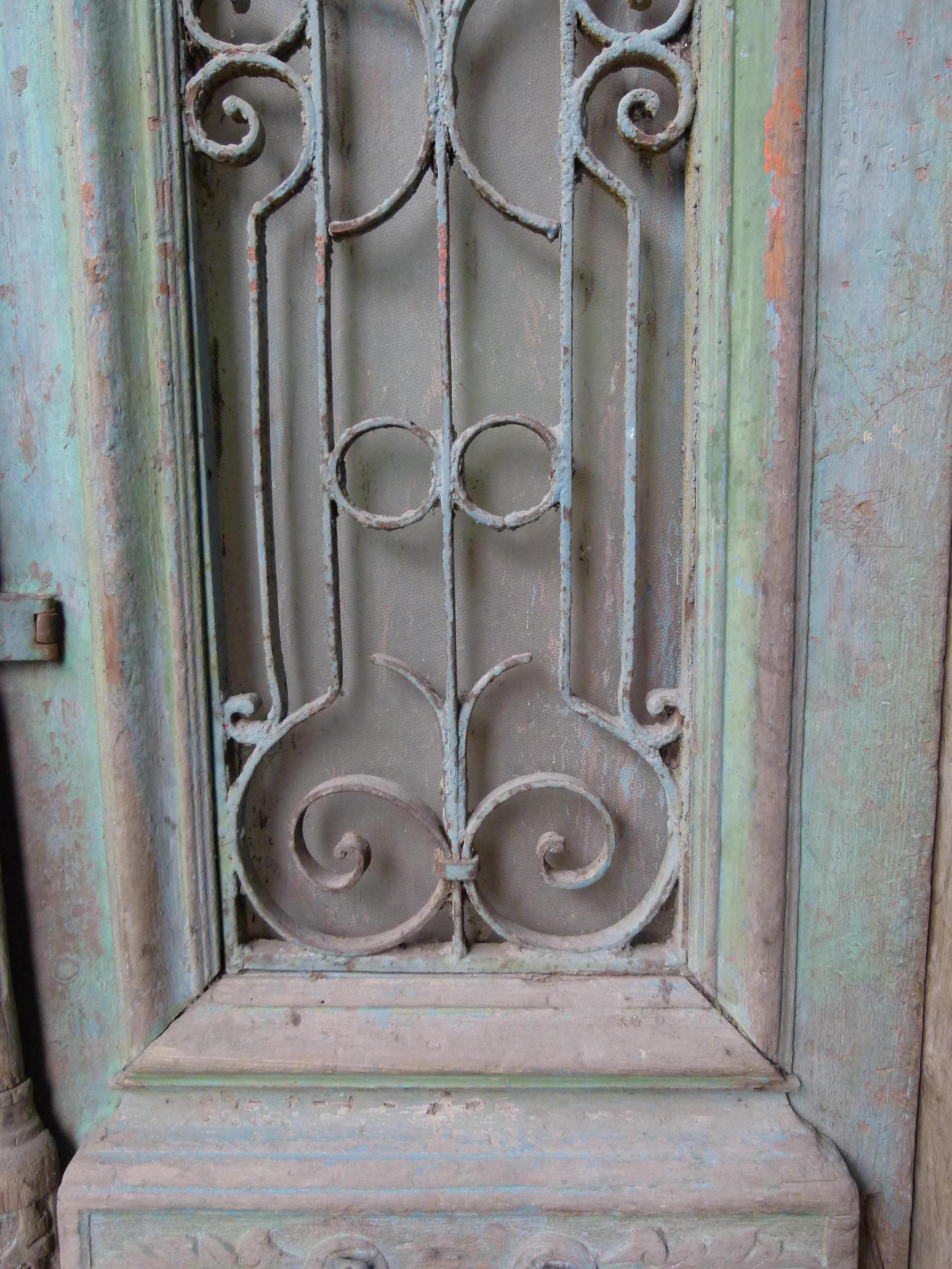 Carved 19th Century Wooden Double Front Door in Art Nouveau Style For Sale
