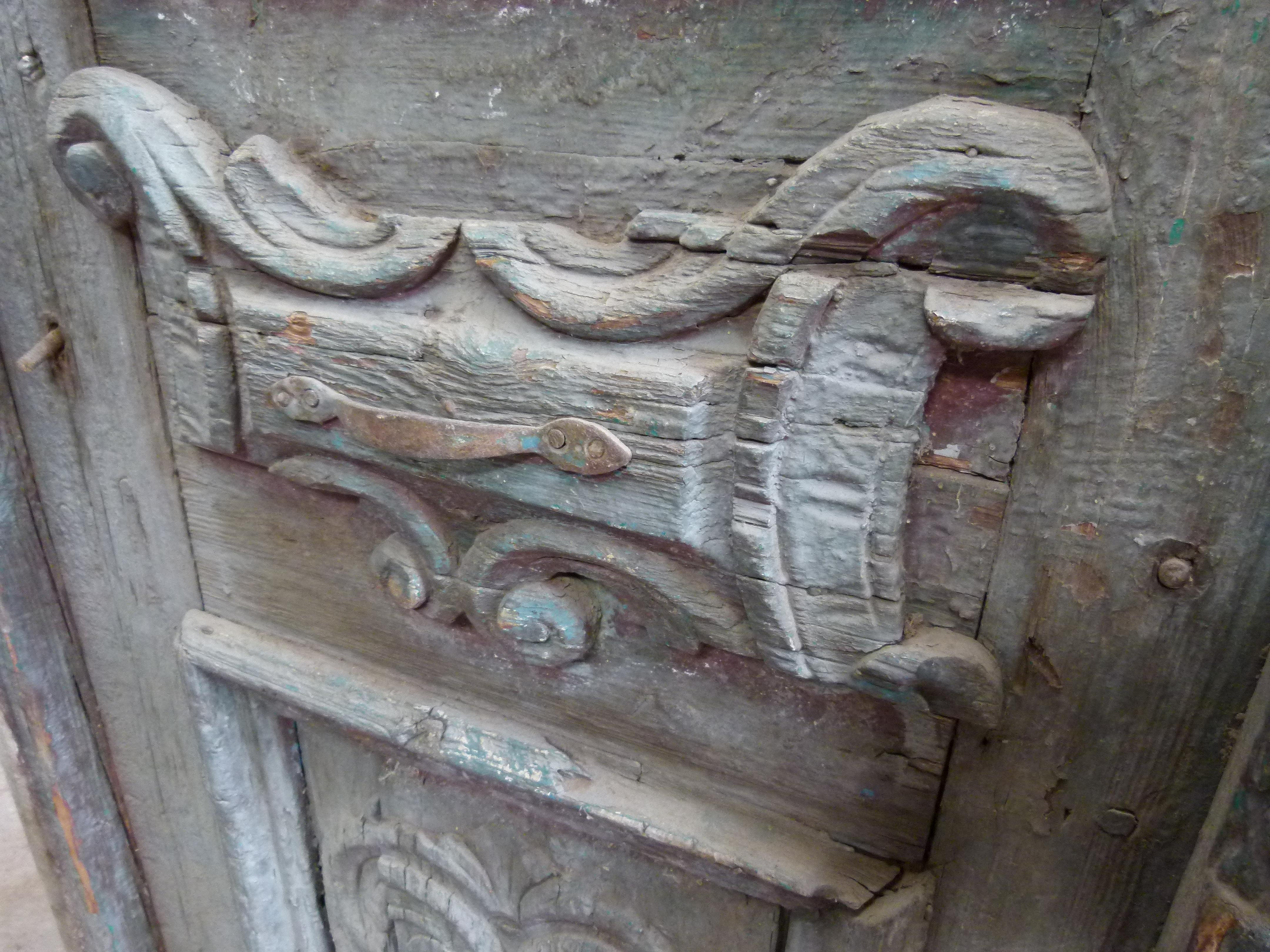 Carved 19th Century Wooden Double Front Door in Art Nouveau Style For Sale