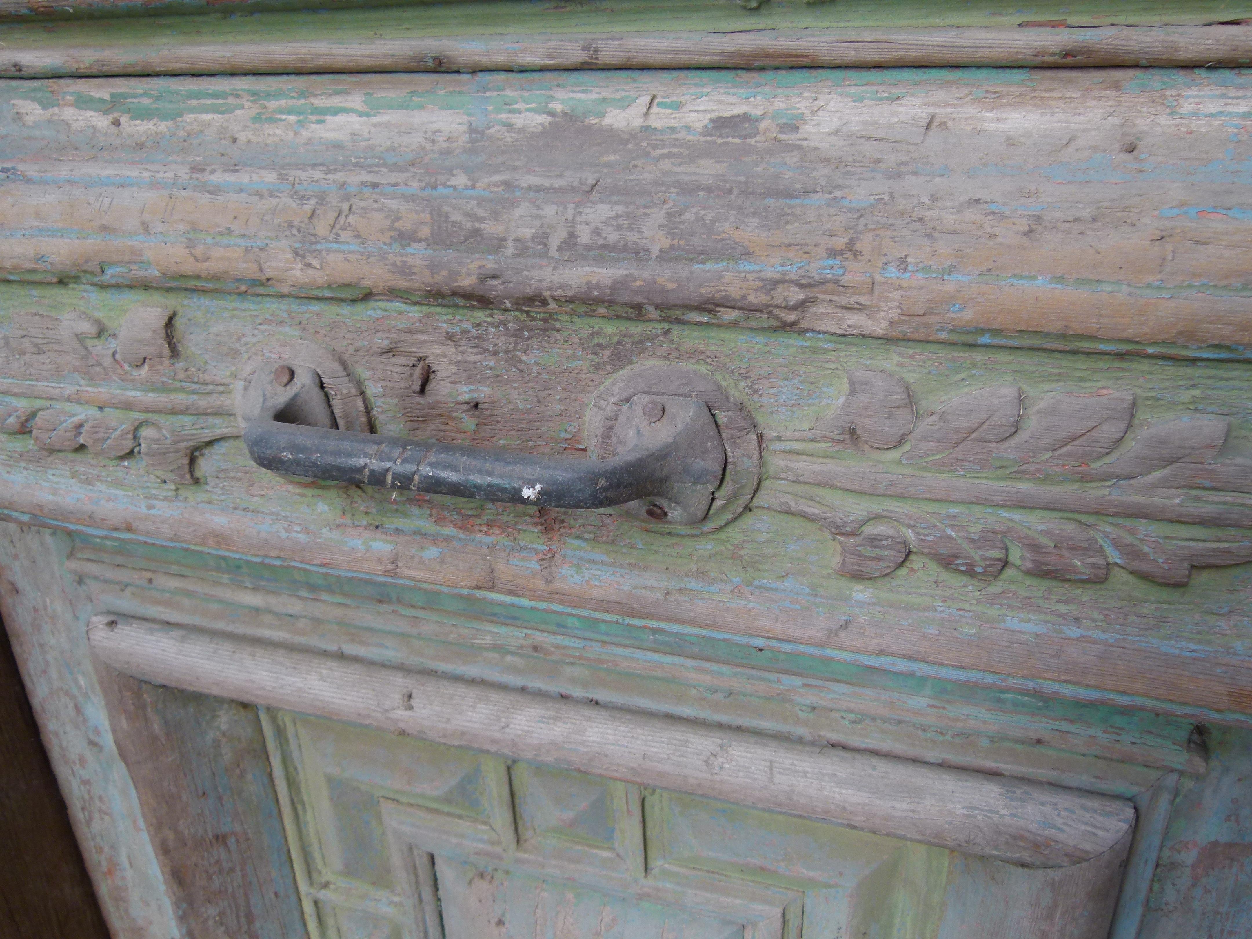 19th Century Wooden Double Front Door in Art Nouveau Style In Distressed Condition For Sale In Vulpellac, Girona