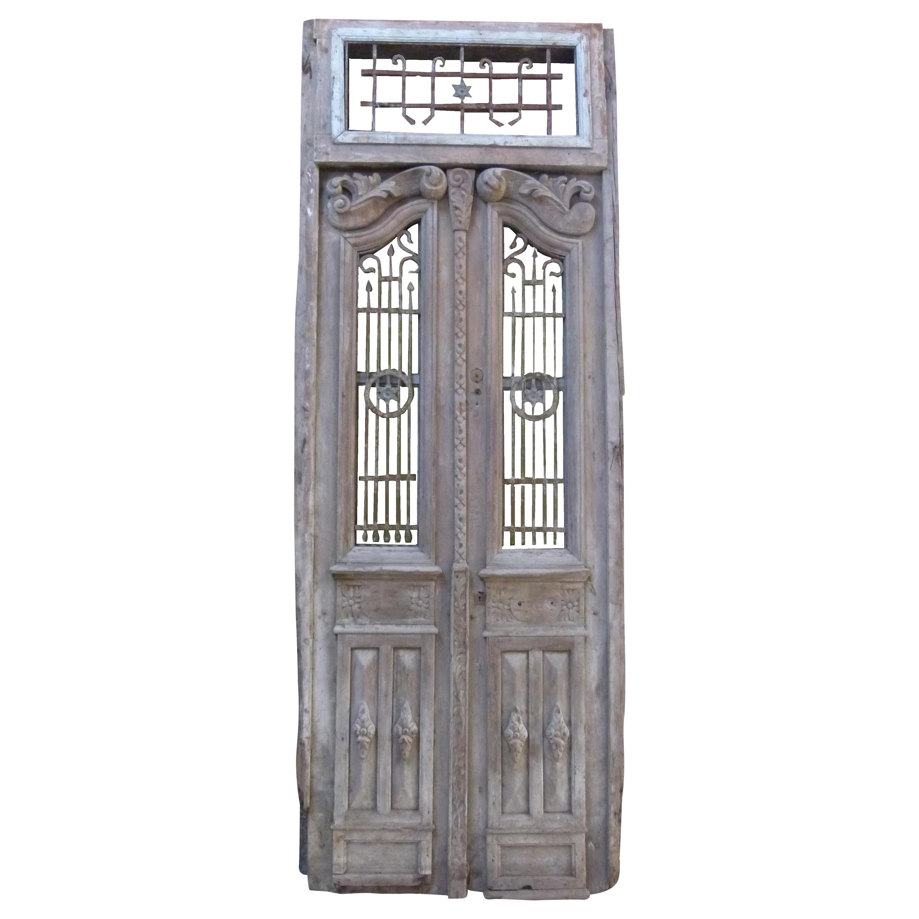 Puerta de entrada doble de madera del siglo XIX de estilo Art Nouveau