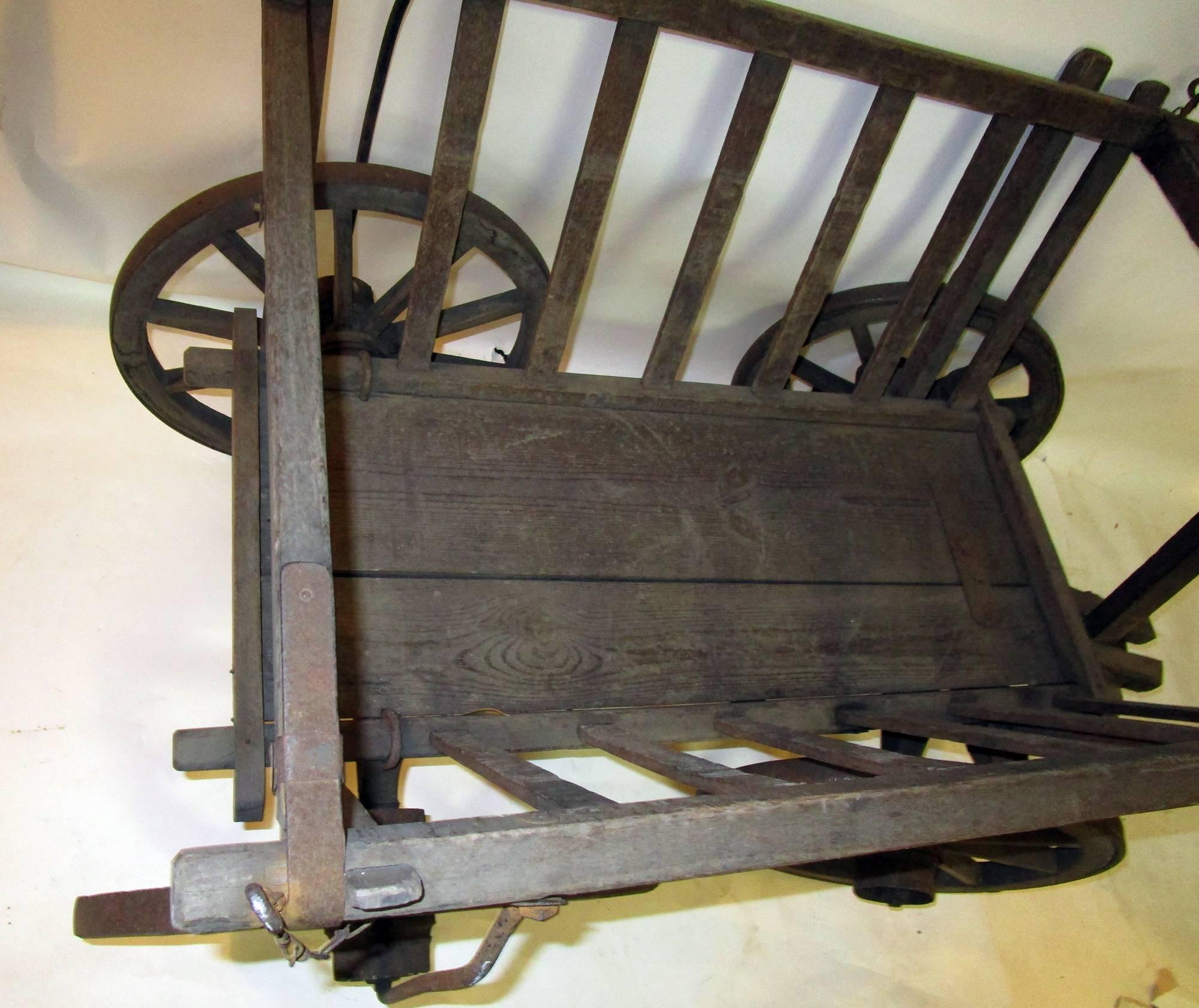 English 19th Century Wooden Garden Wagon
