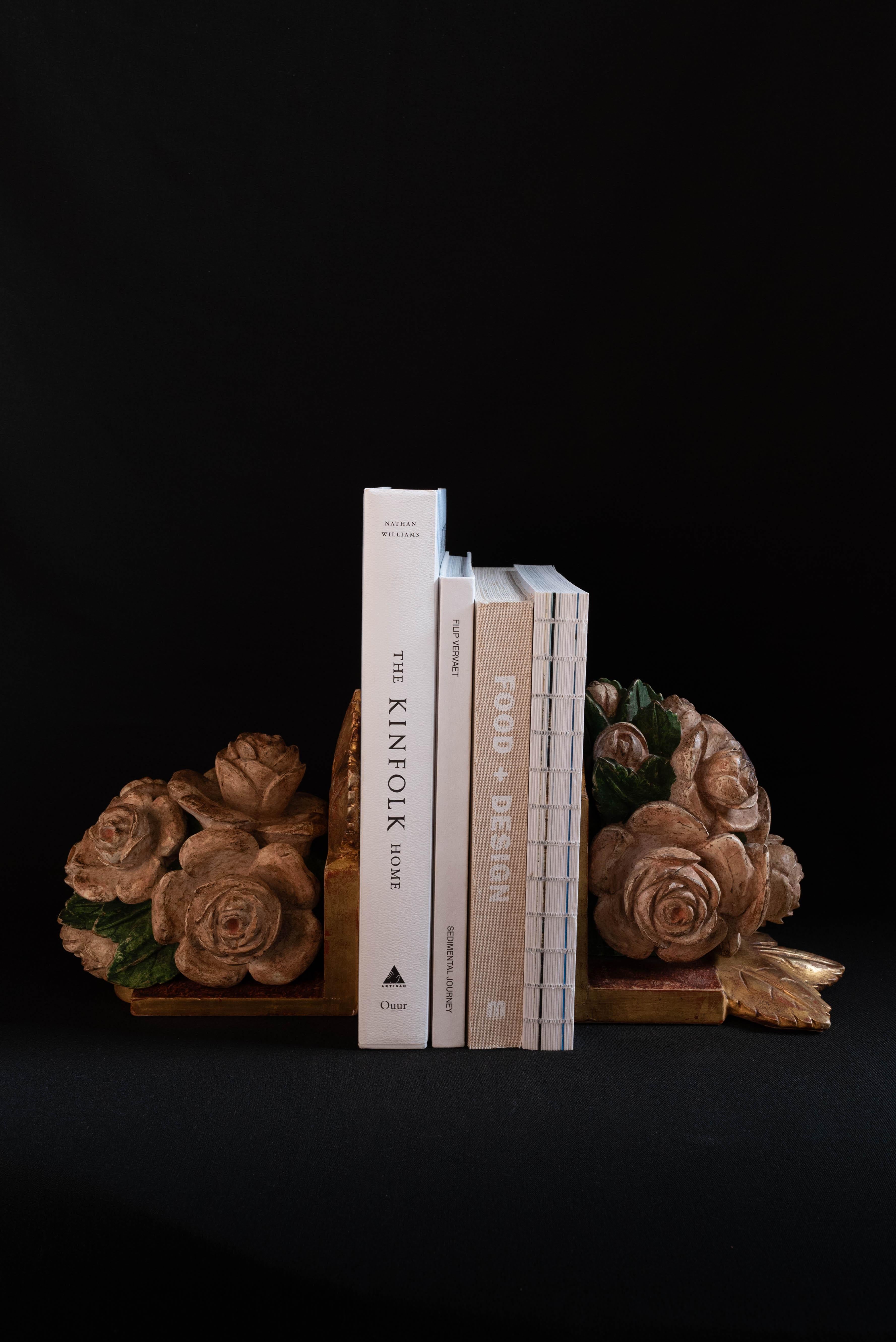 19th century wooden hand-made & hand-painted book support In Good Condition For Sale In Oostende, BE