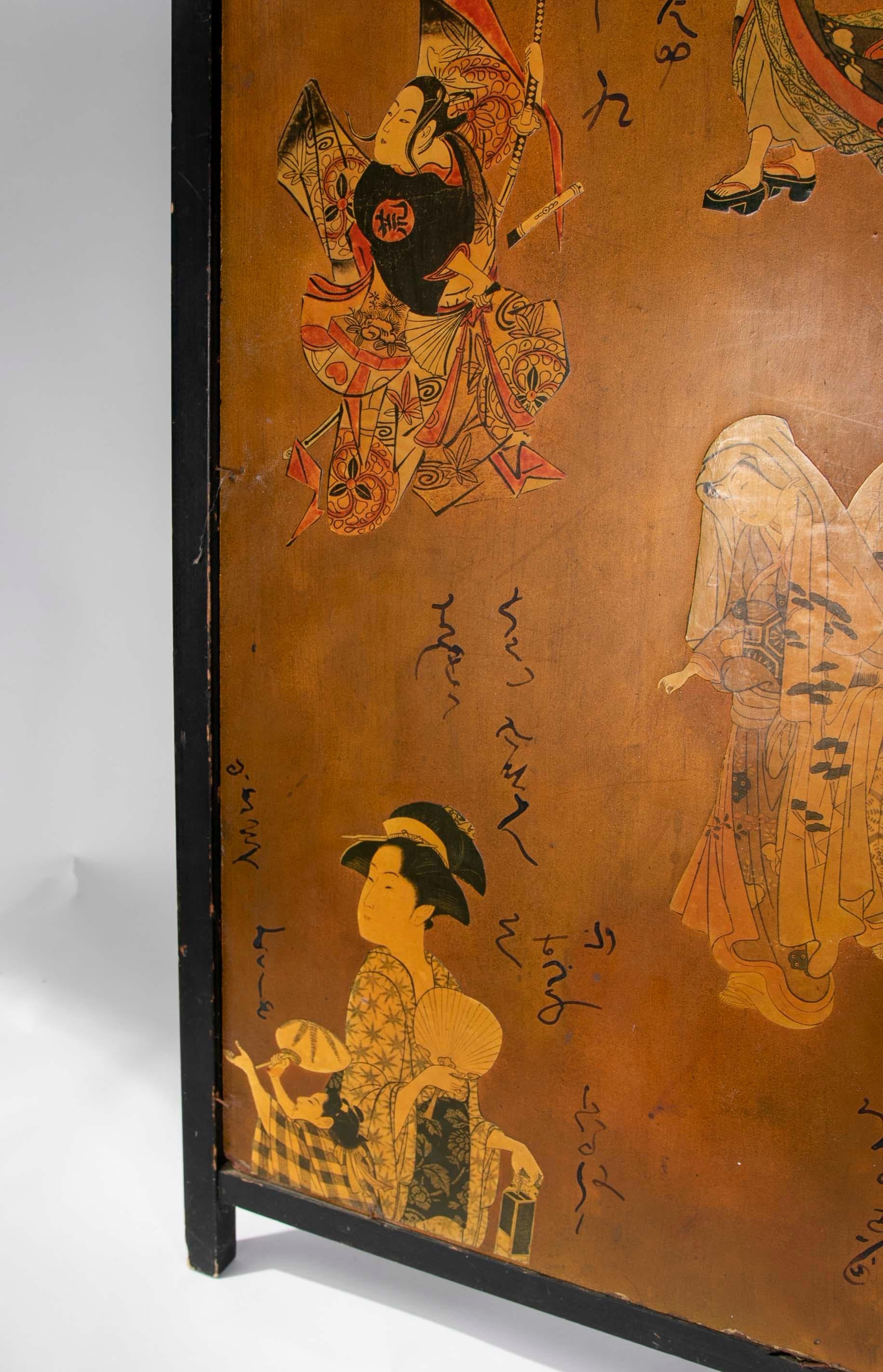 19th Century Wooden Oriental Divider with Hand Painted Paper Decorations In Good Condition For Sale In Marbella, ES