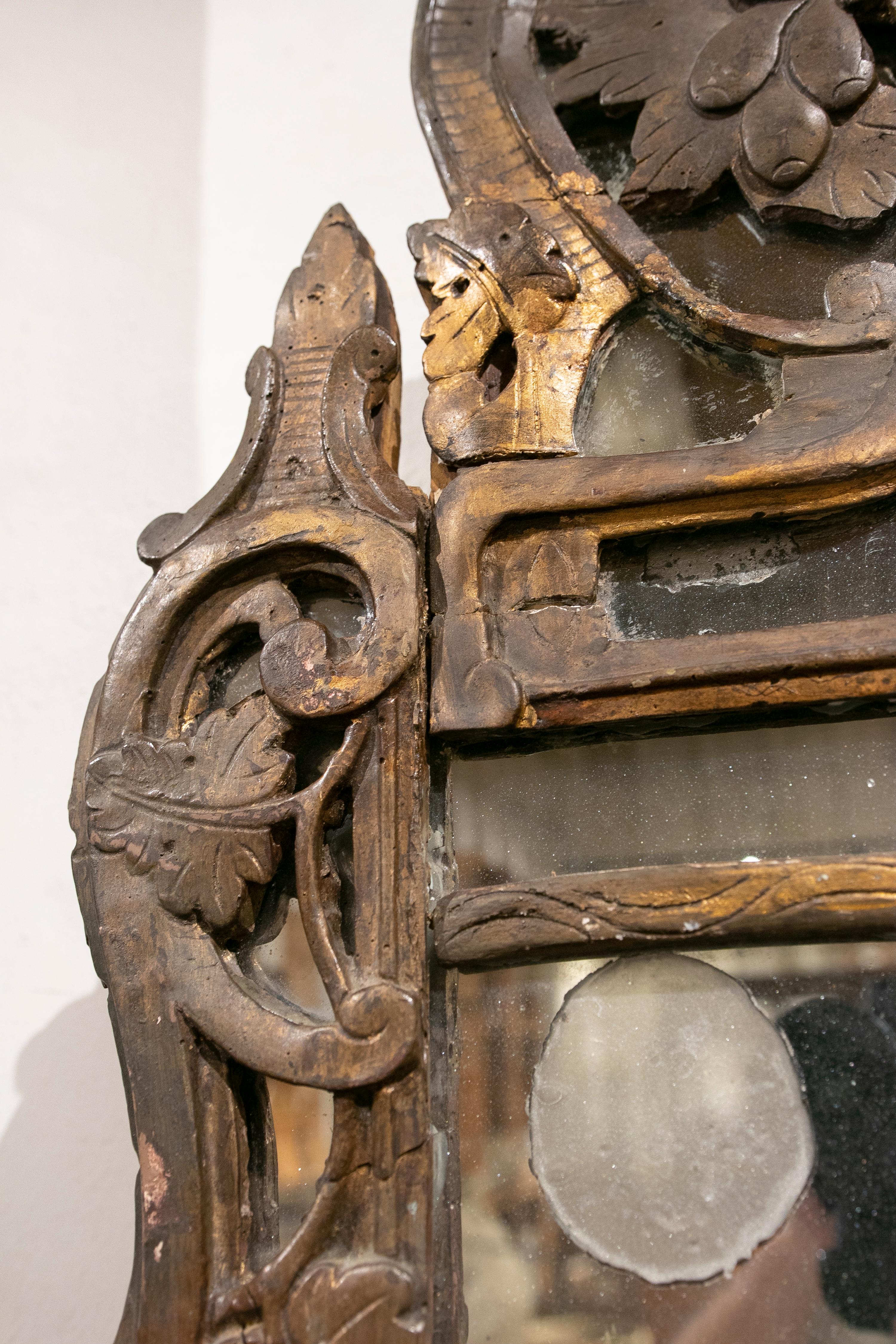 19th Century Wooden Wall Mirror Hand-Carved with Traces of Gold For Sale 3