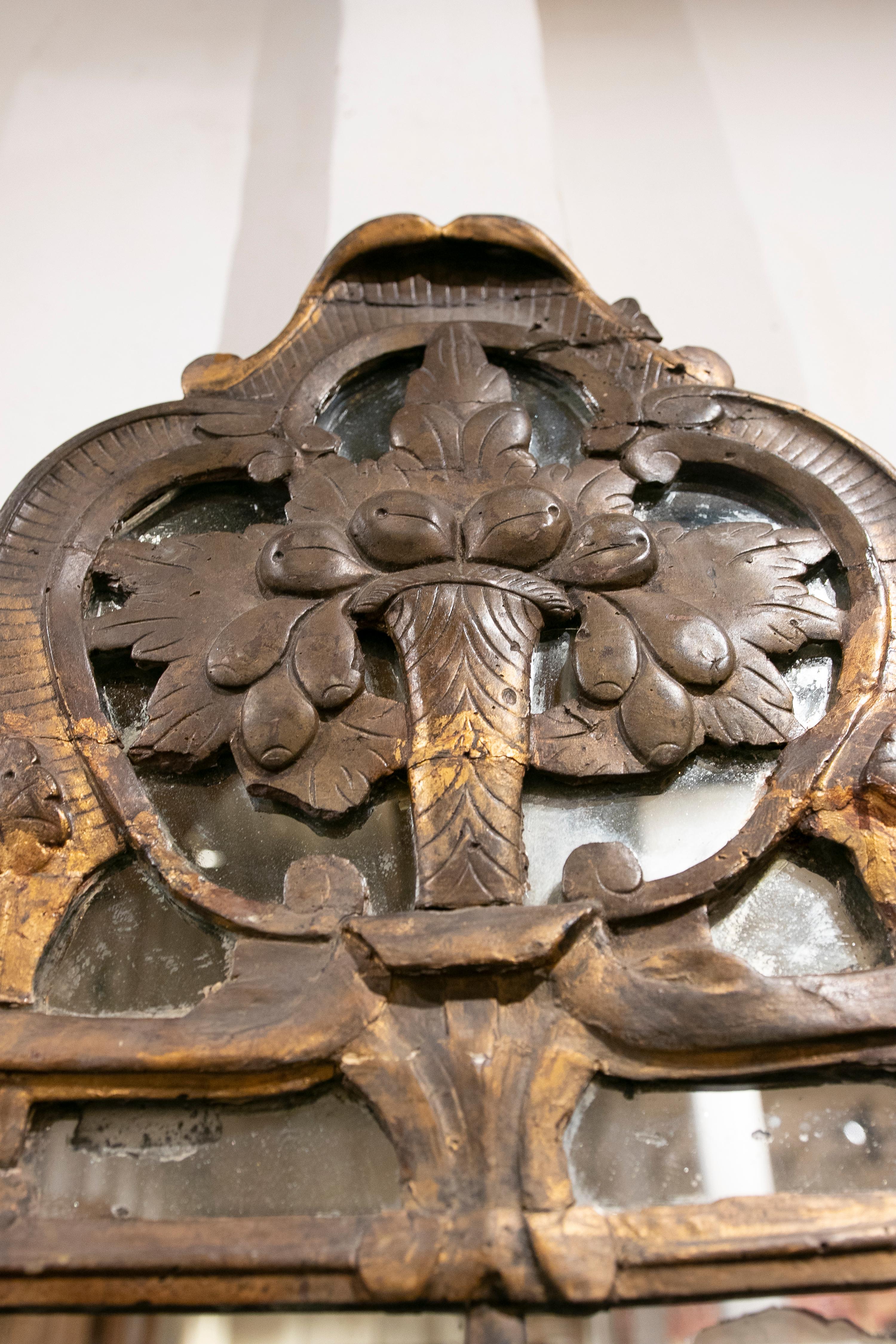 19th Century Wooden Wall Mirror Hand-Carved with Traces of Gold For Sale 4