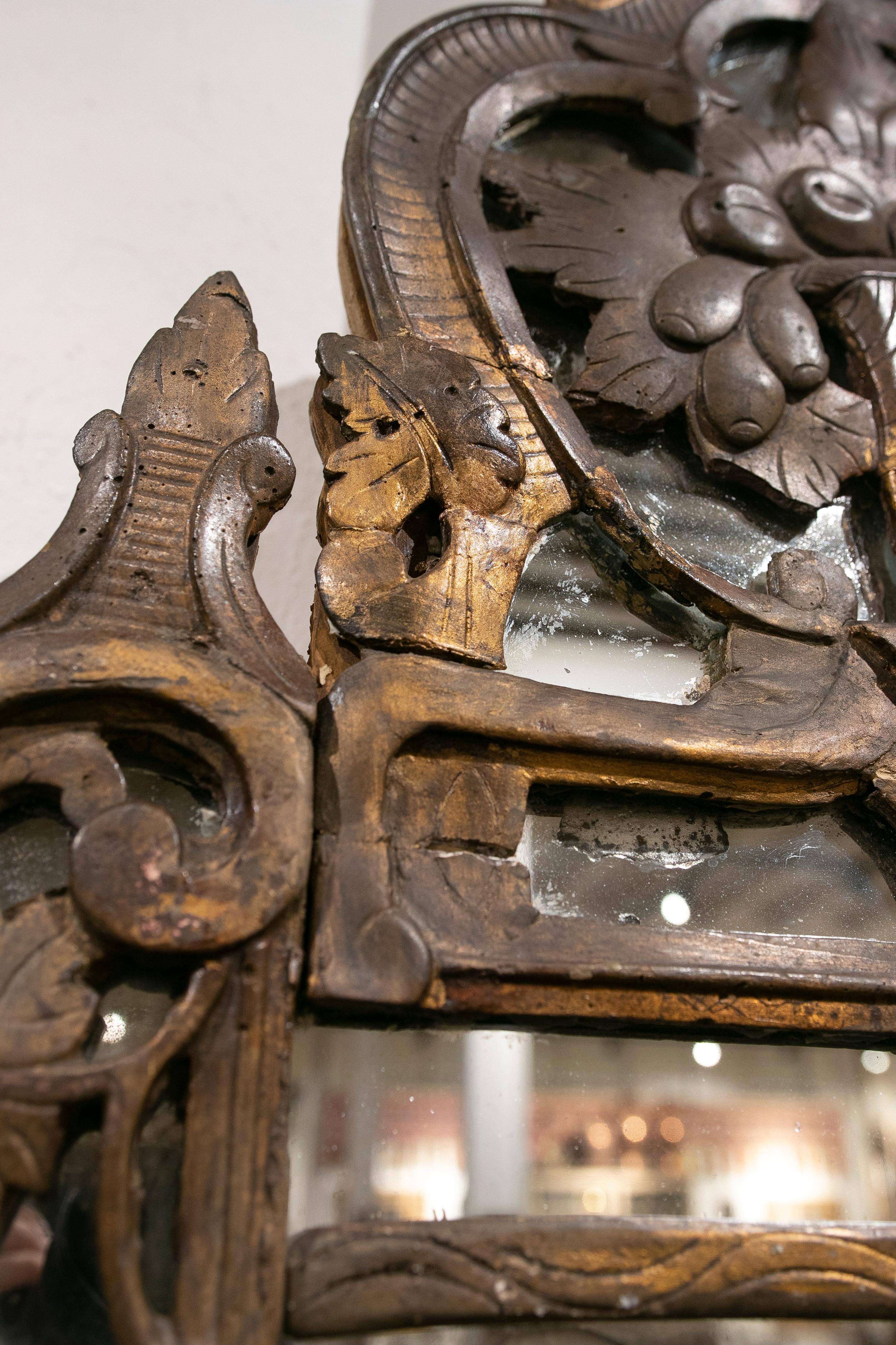 19th Century Wooden Wall Mirror Hand-Carved with Traces of Gold For Sale 5