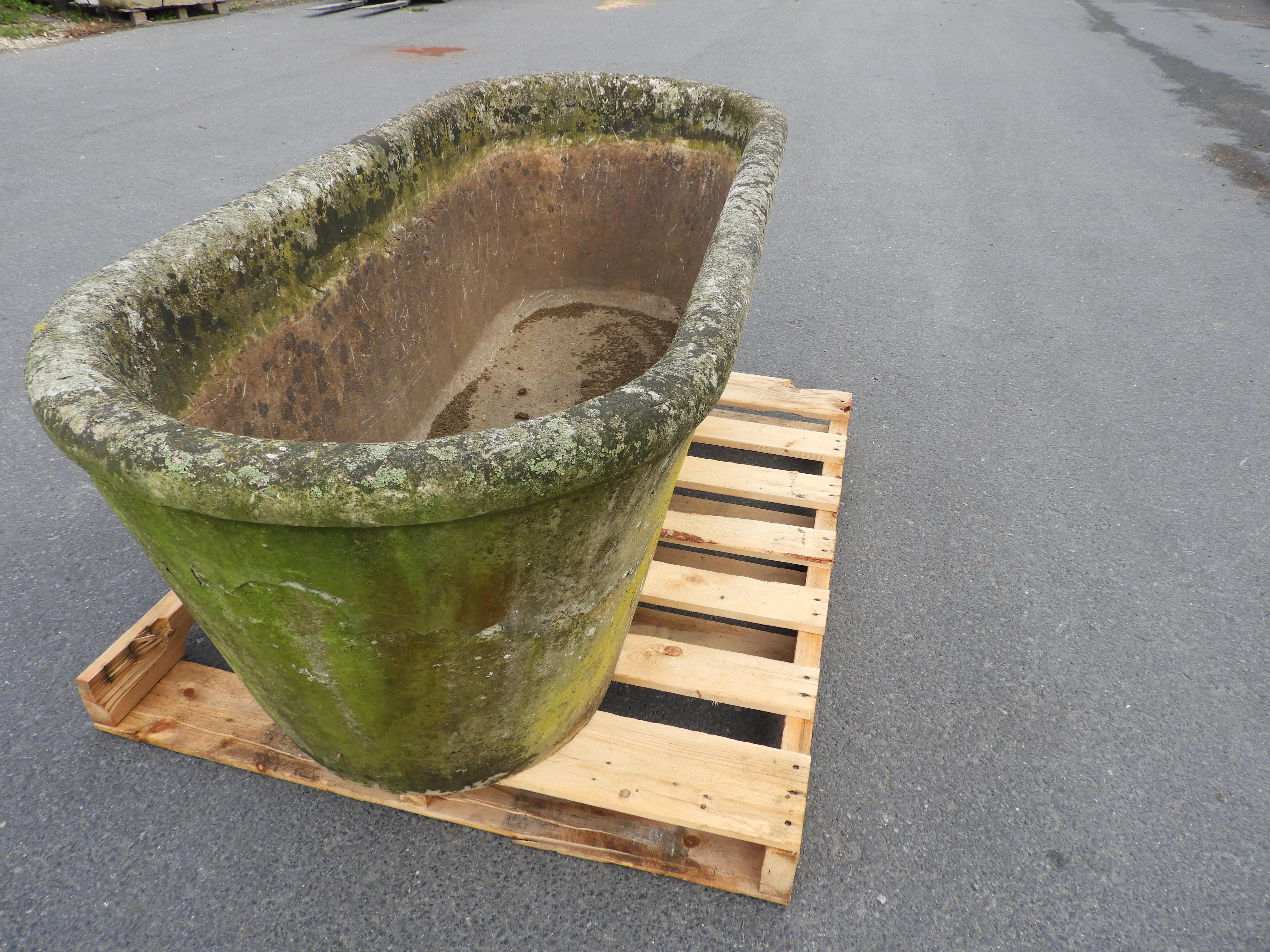 Other 19th Century Worn Solid White Marble Bathtub