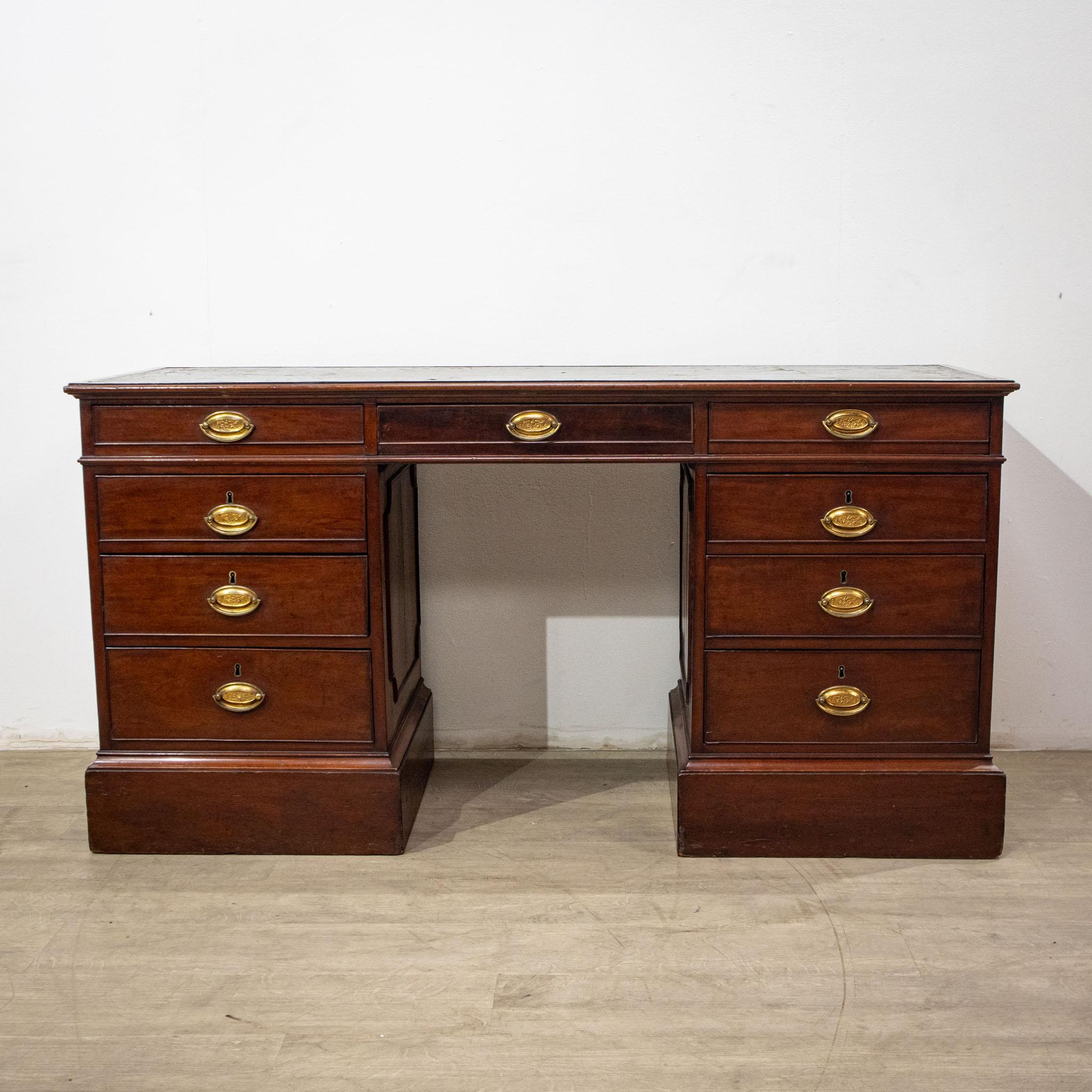 19th Century Writing Desk In Good Condition For Sale In Newark, GB