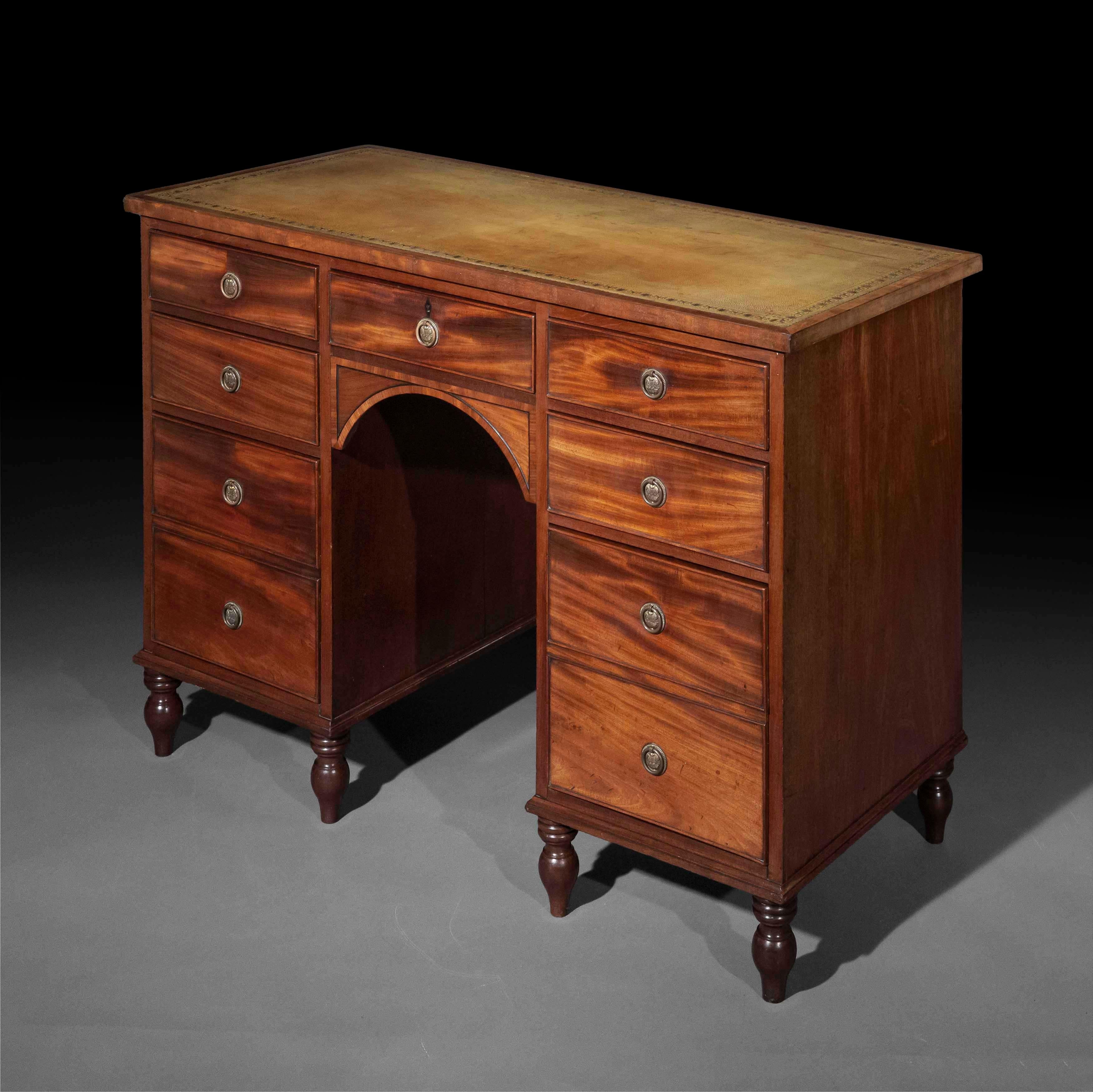 Une superbe table d'appoint Regency de qualité, à la manière de Gillows. Combinaison rare des plus beaux aspects des placages soigneusement sélectionnés, d'une superbe finition, d'une taille compacte et d'une grande utilité. Angleterre, vers